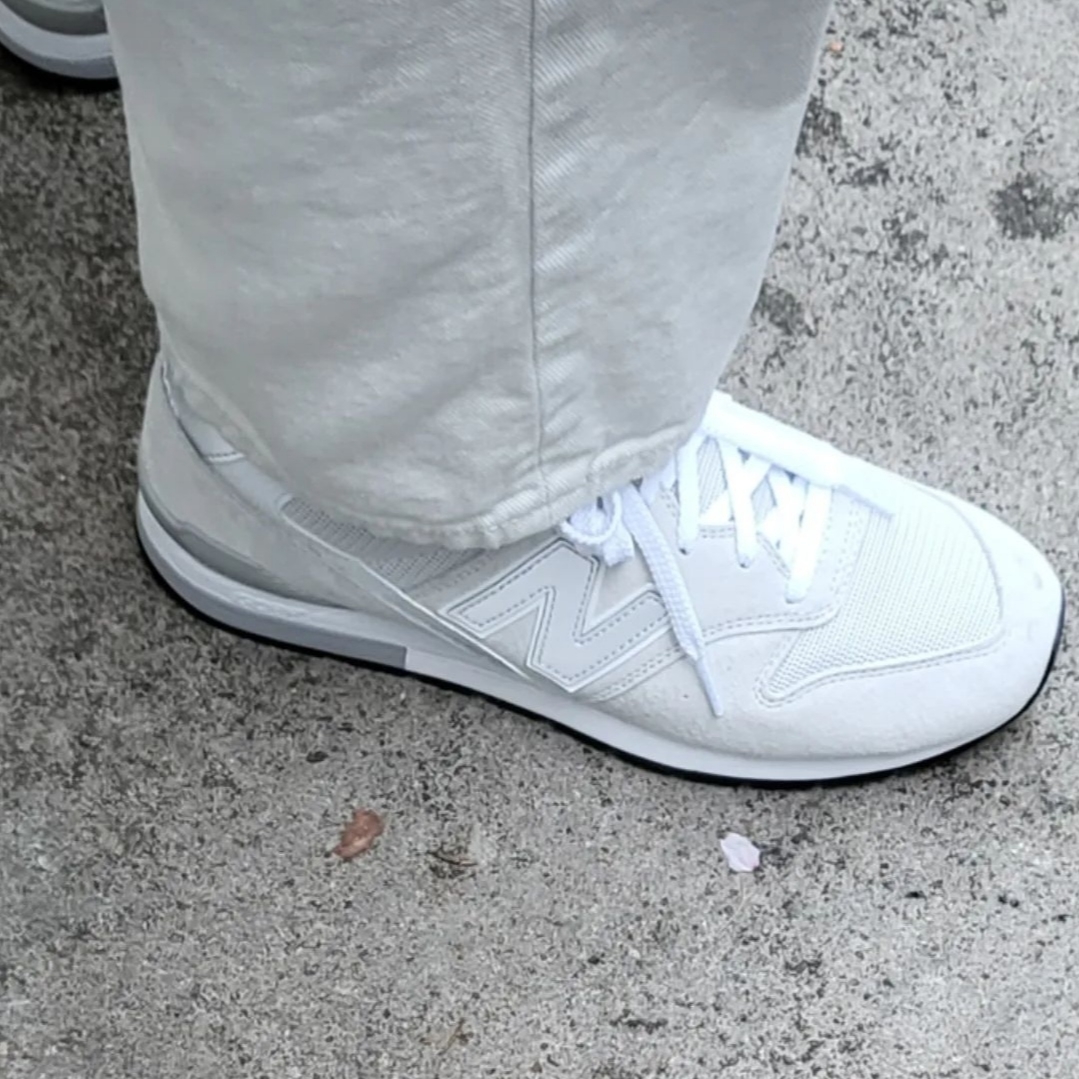 New Balance 996 Ivory White 착용 스타일