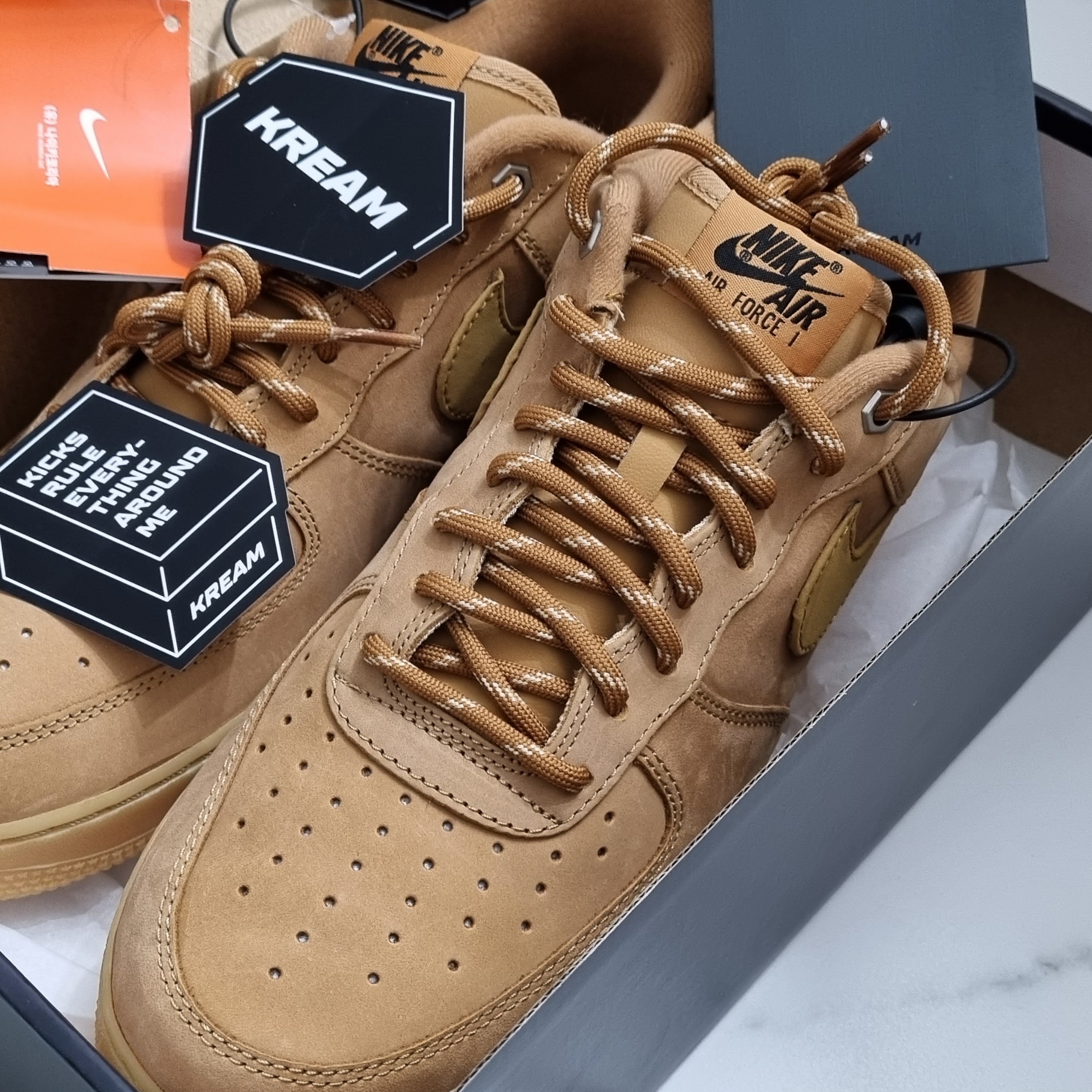 Nike Air Force 1 '07 WB Flax 착용 스타일