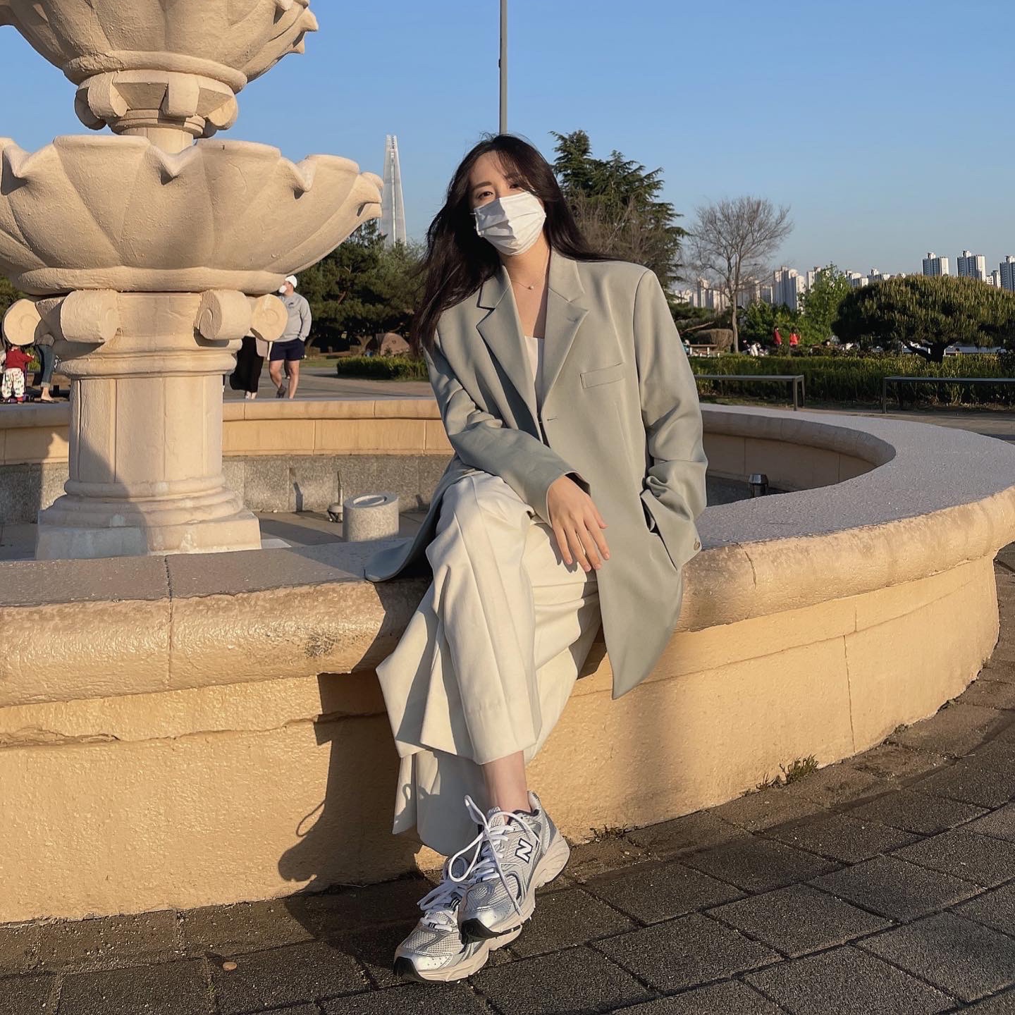 New Balance 530 Steel Grey 착용 스타일 - 1