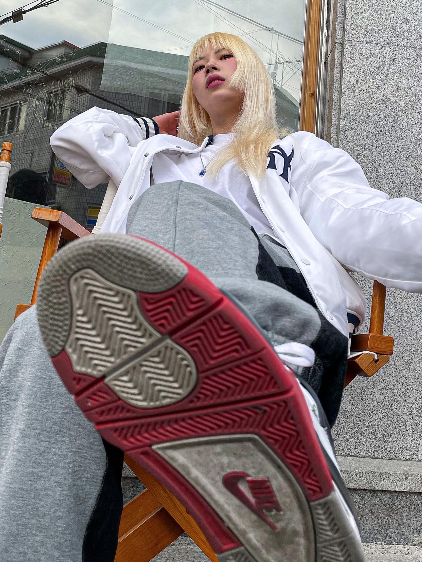 Jordan 4 Retro OG Fire Red 2020 착용 스타일 - 2