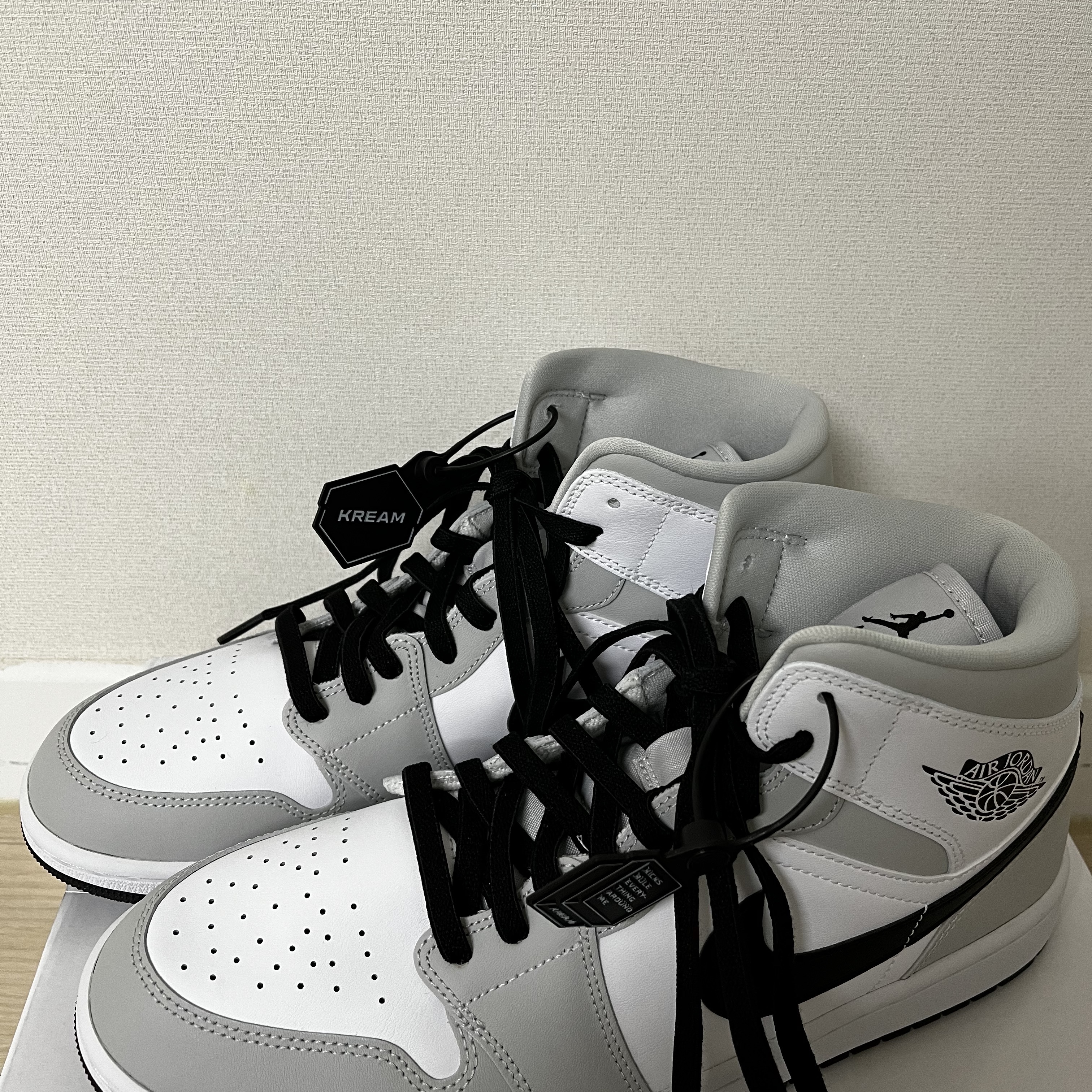 (W) Jordan 1 Mid Grey Fog 착용 스타일 - 2