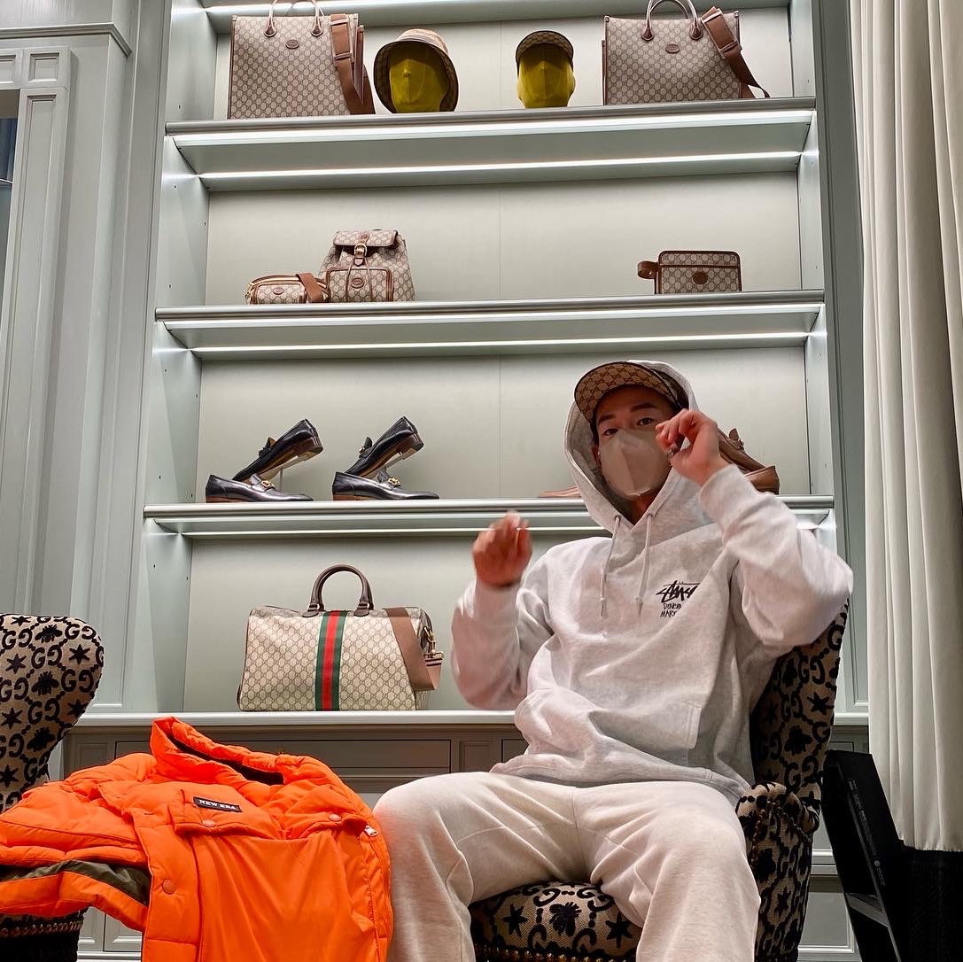 Jordan 1 x Travis Scott x Fragment Retro Low OG SP Military Blue, Stussy World Tour Hoodie Ash Heather 2021 착용 스타일 - 3