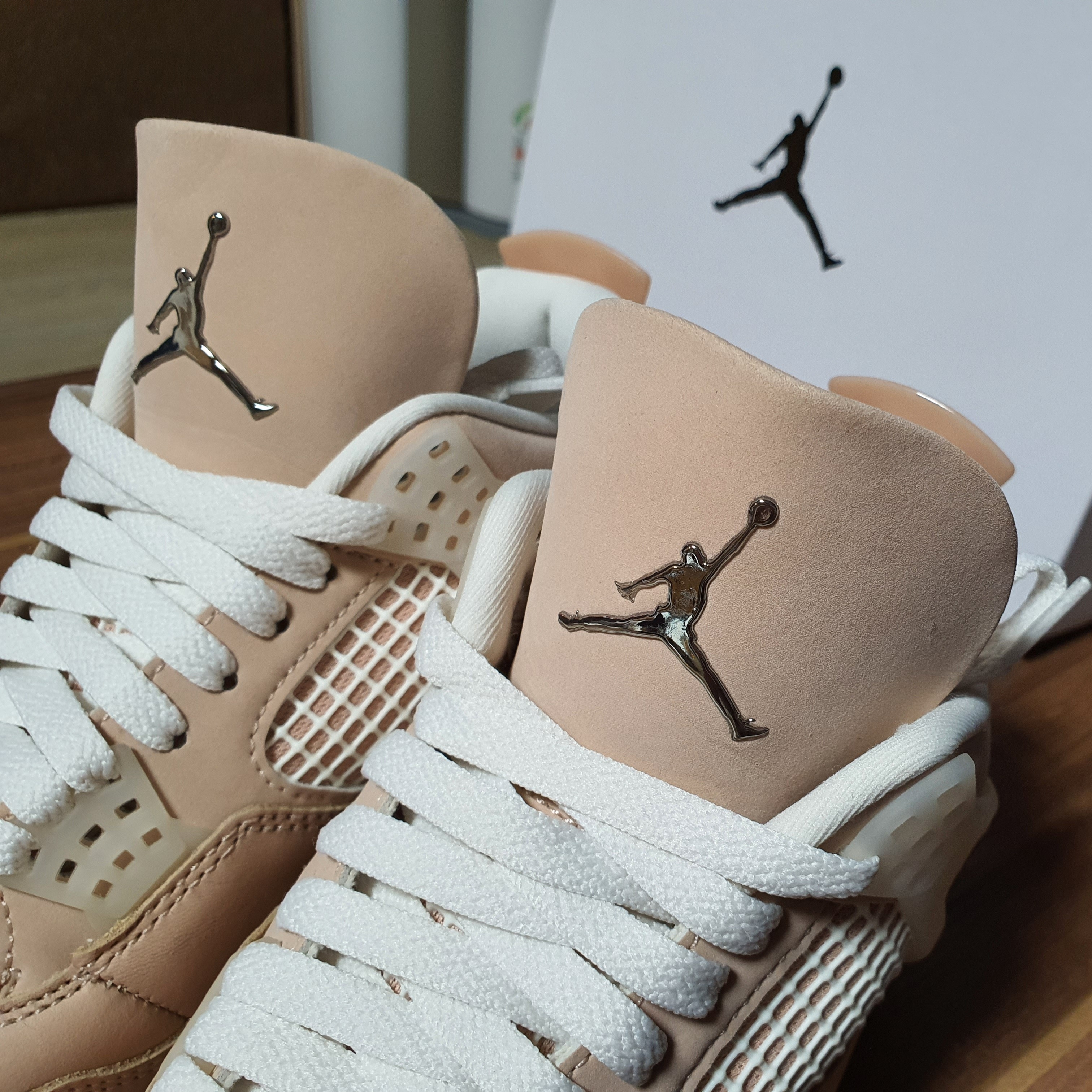 (W) Jordan 4 Retro Shimmer 착용 스타일 - 2