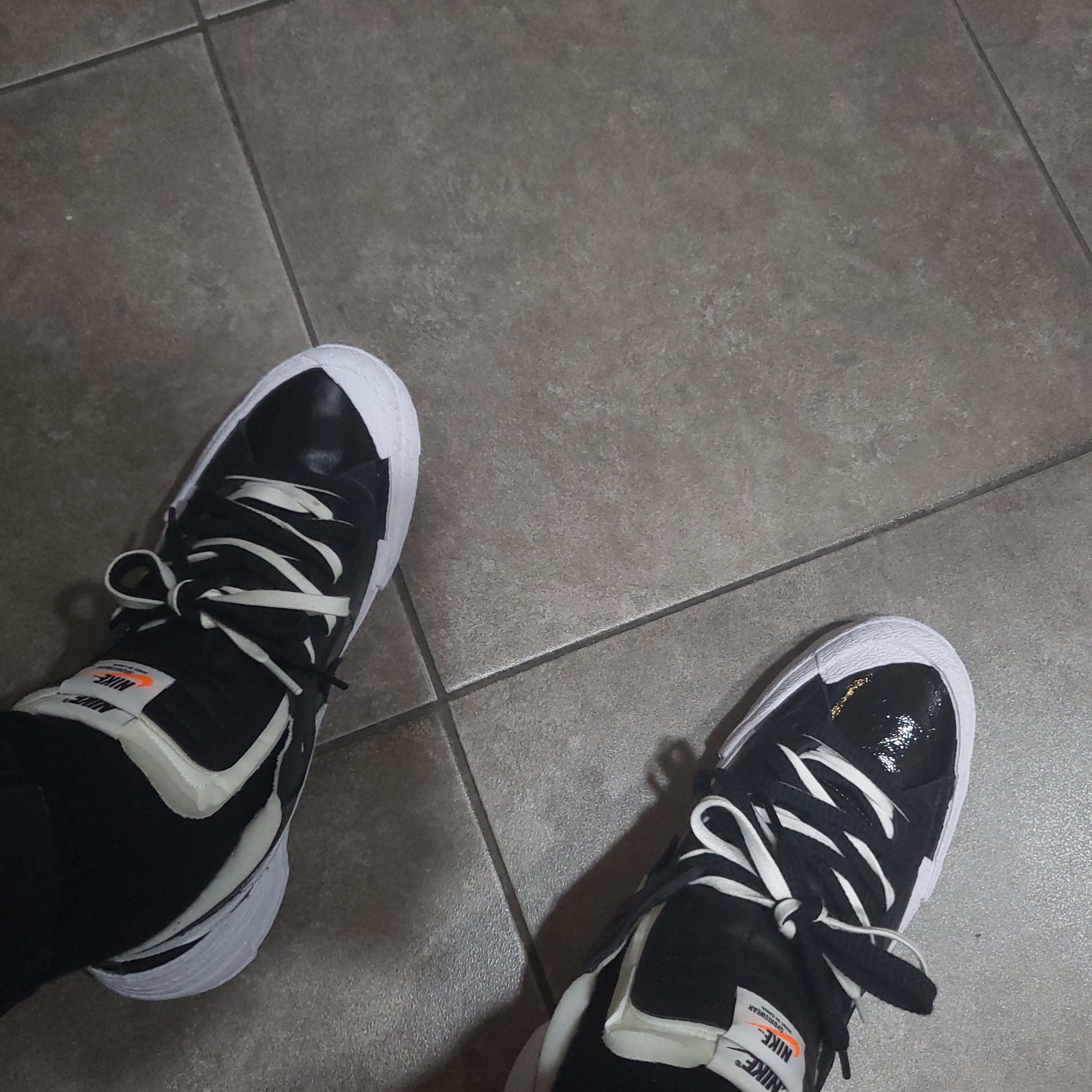 Nike x Sacai Blazer Low Black Patent Leather 착용 스타일