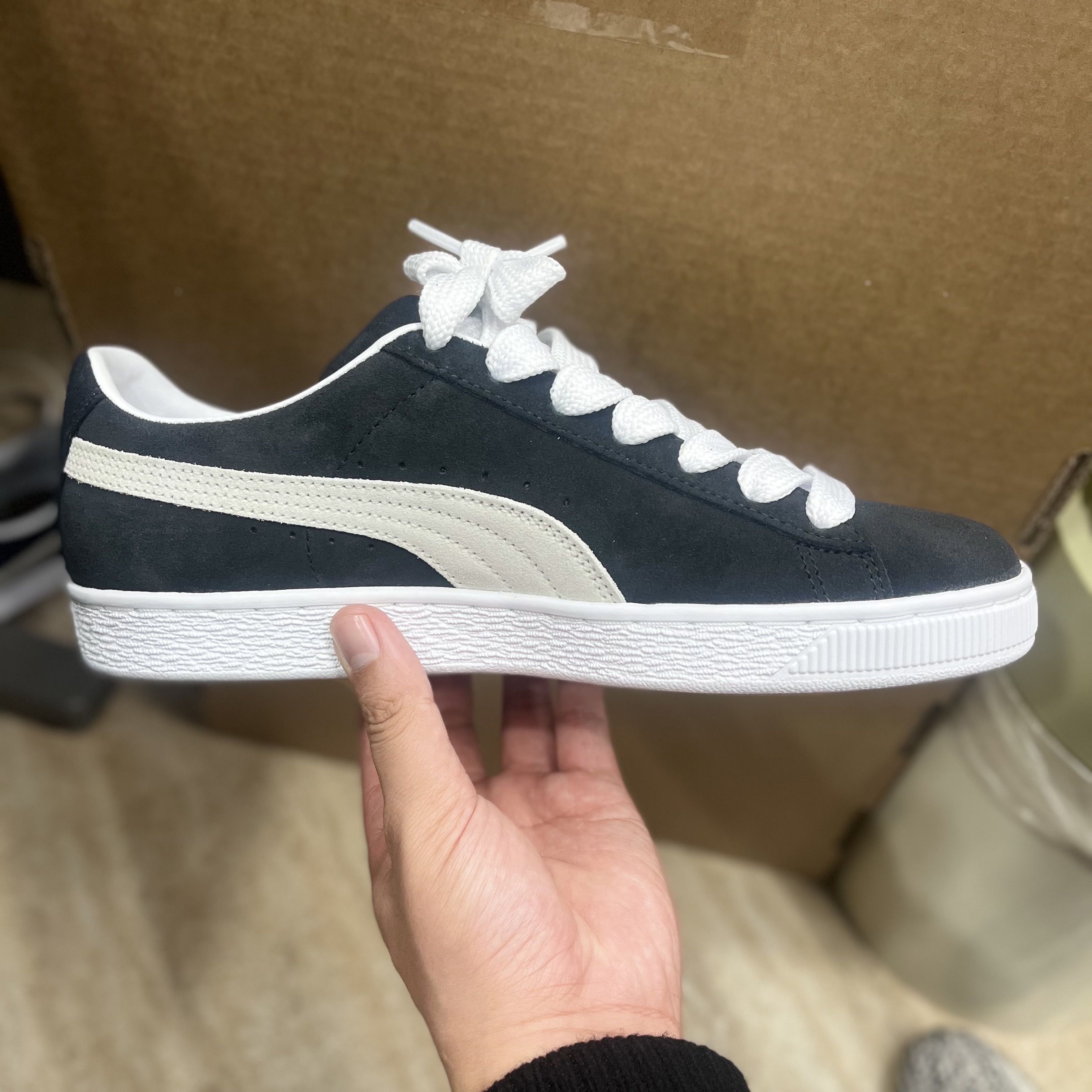 Puma Suede Classic XXI Black White 착용 스타일 - 1