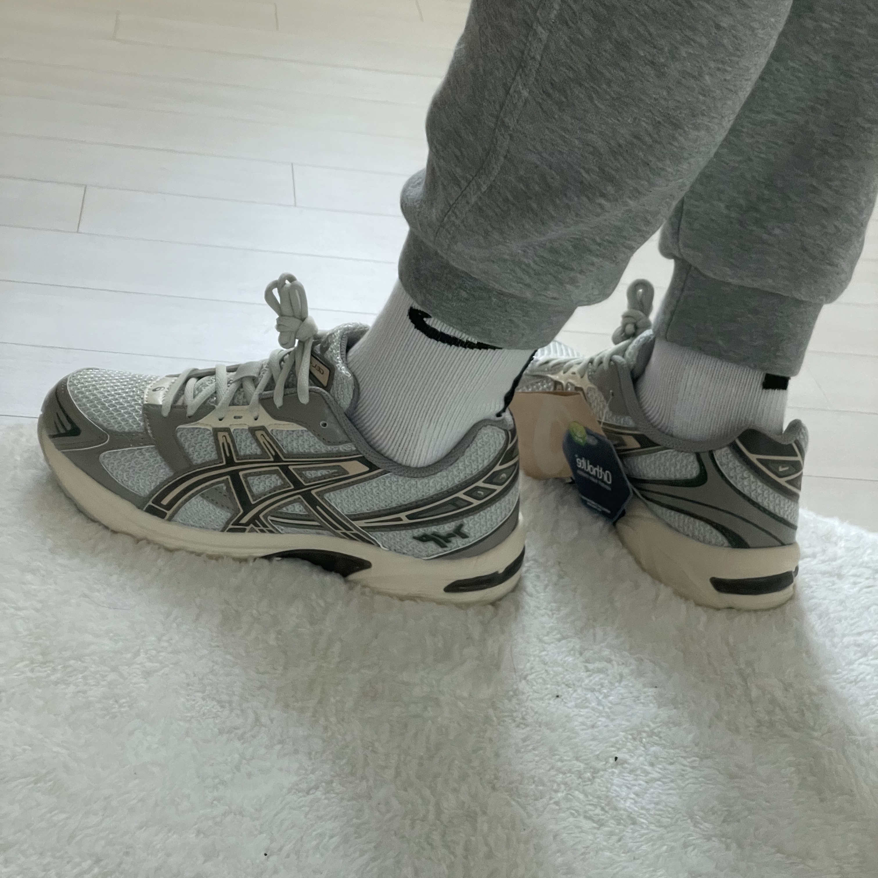 Asics x I4P Gel-1130 Glacier Grey Mink 착용 스타일 - 4