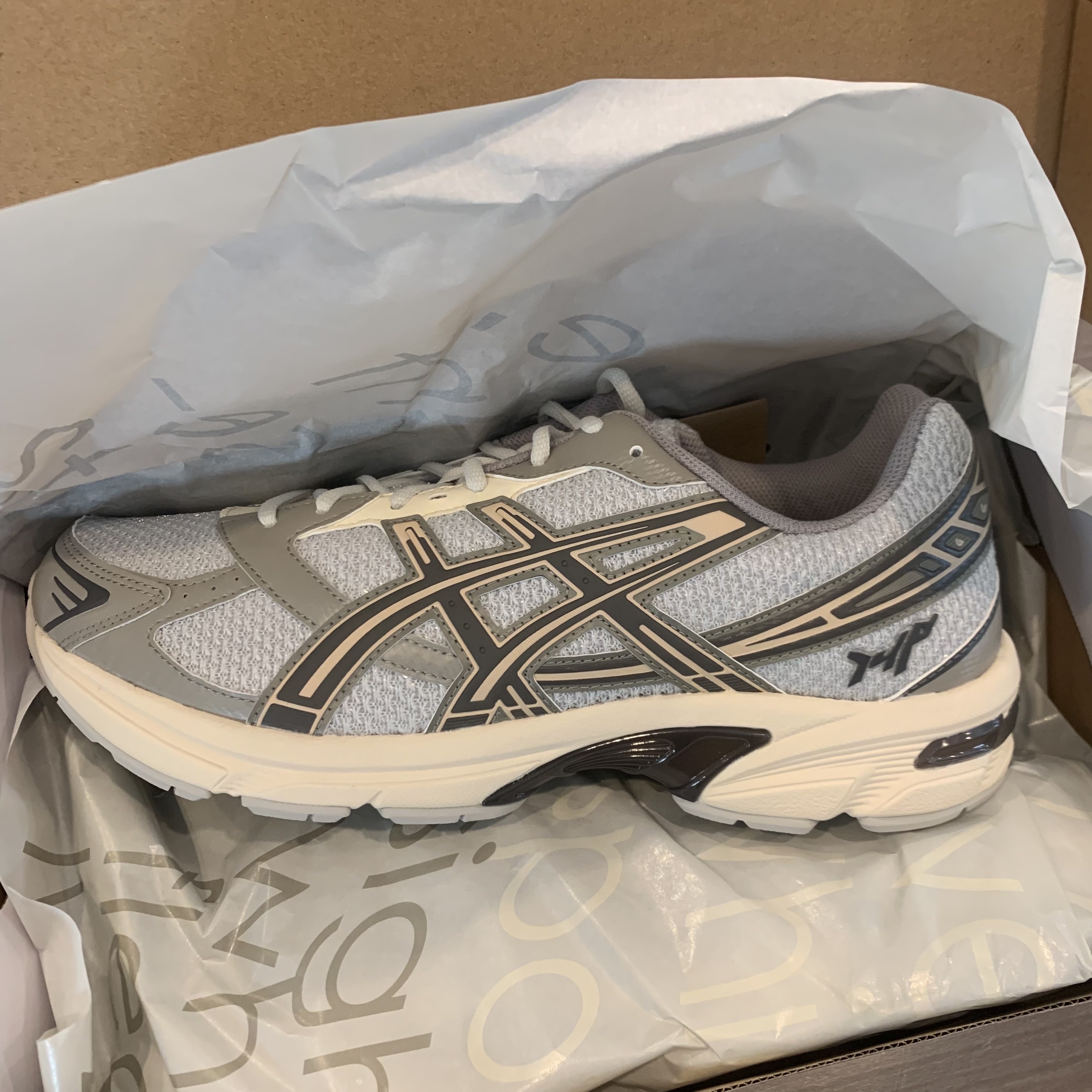 Asics x I4P Gel-1130 Glacier Grey Mink 착용 스타일 - 1