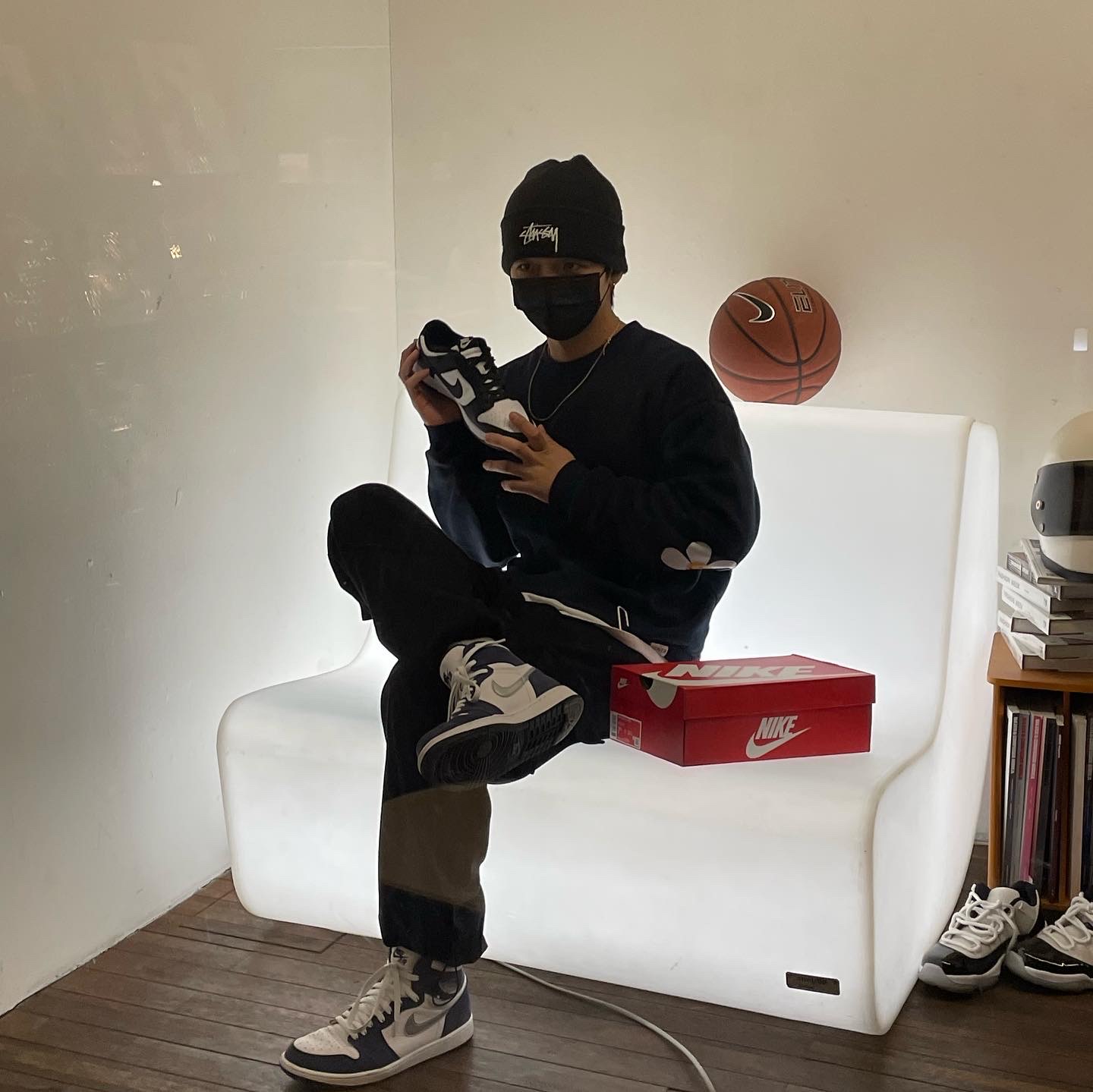 Jordan 1 Retro High OG CO.JP Midnight Navy, Nike Dunk Low Retro Black 착용 스타일 - 2