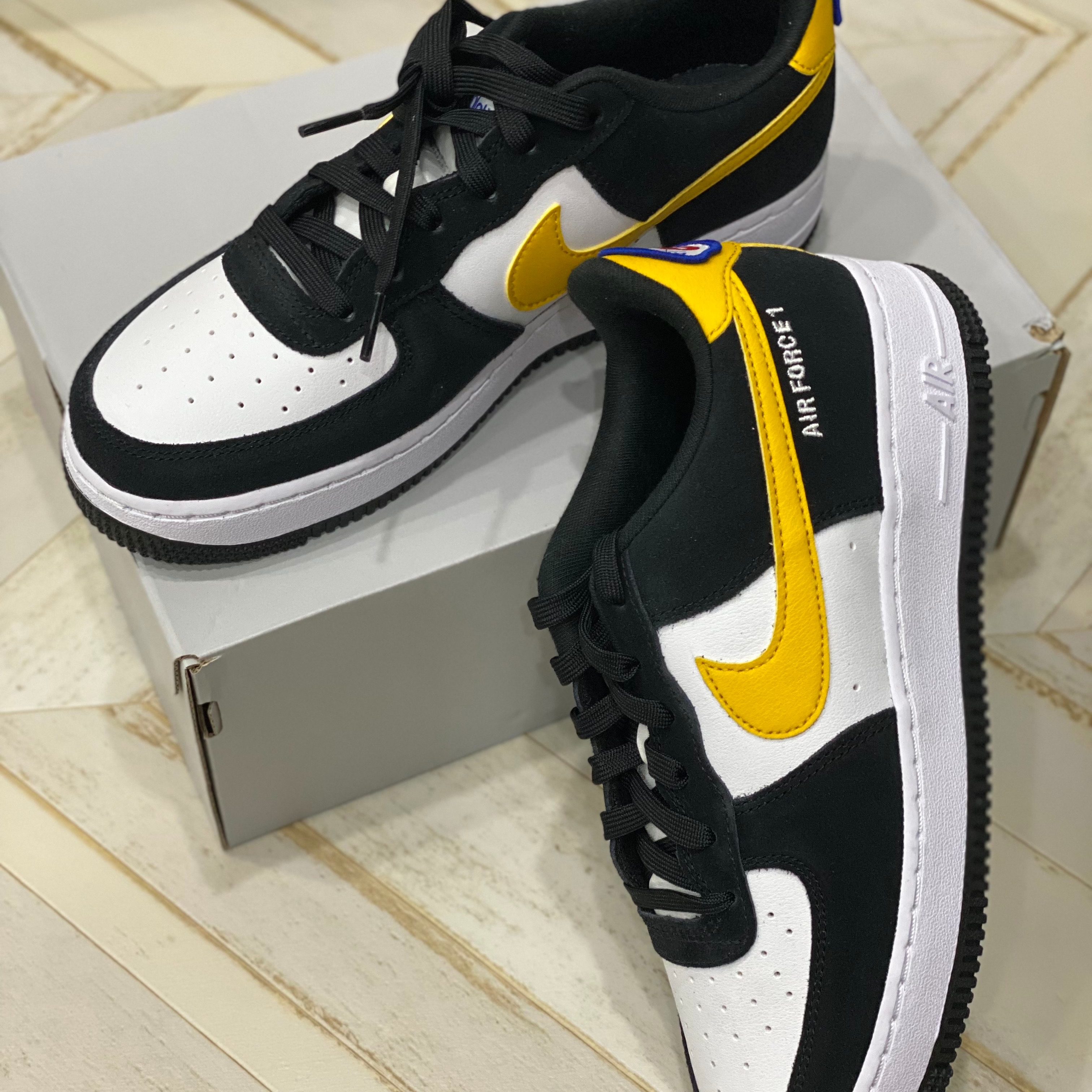 (GS) Nike Air Force 1 LV8 Athletic Club Black Dark Sulfur 착용 스타일