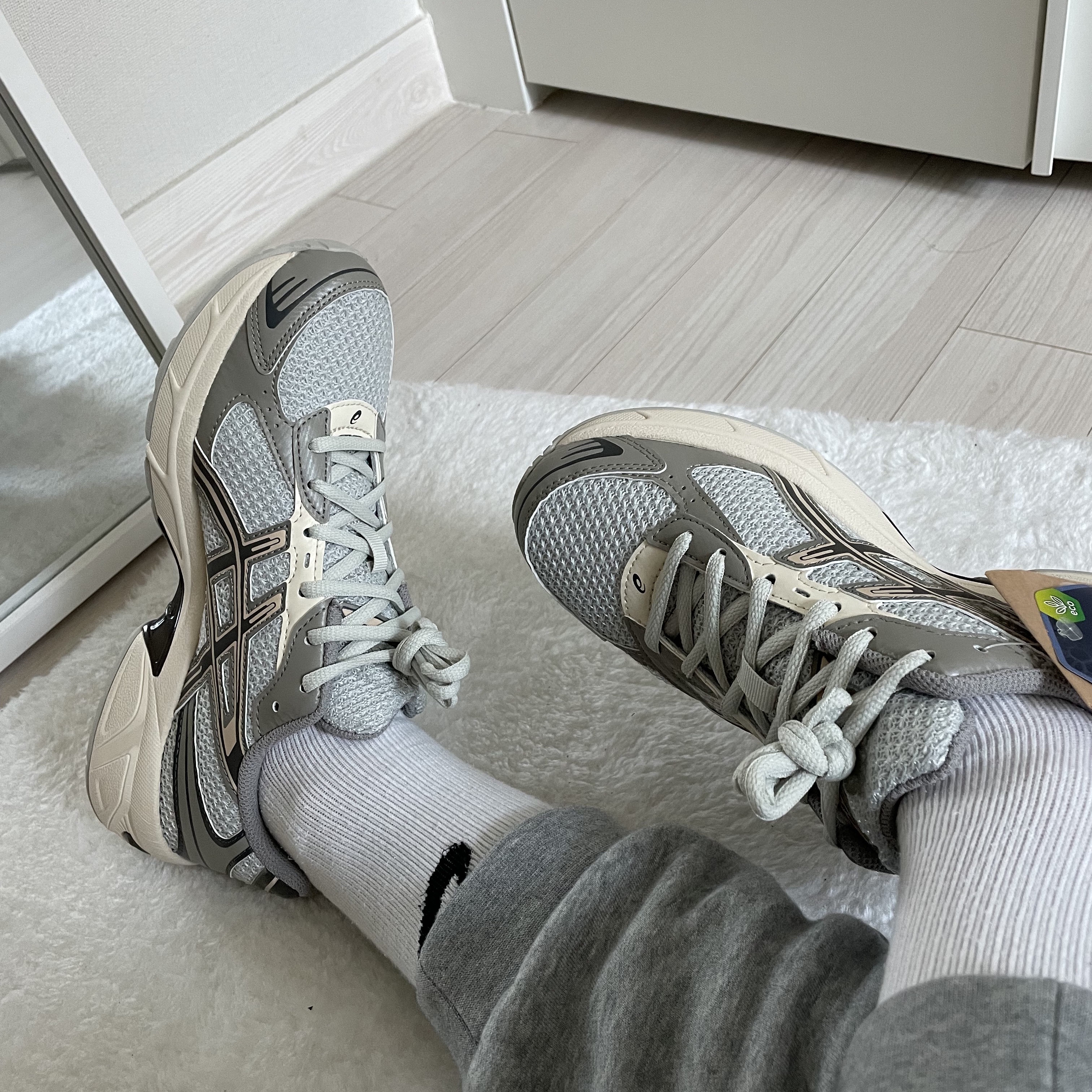 Asics x I4P Gel-1130 Glacier Grey Mink 착용 스타일 - 2