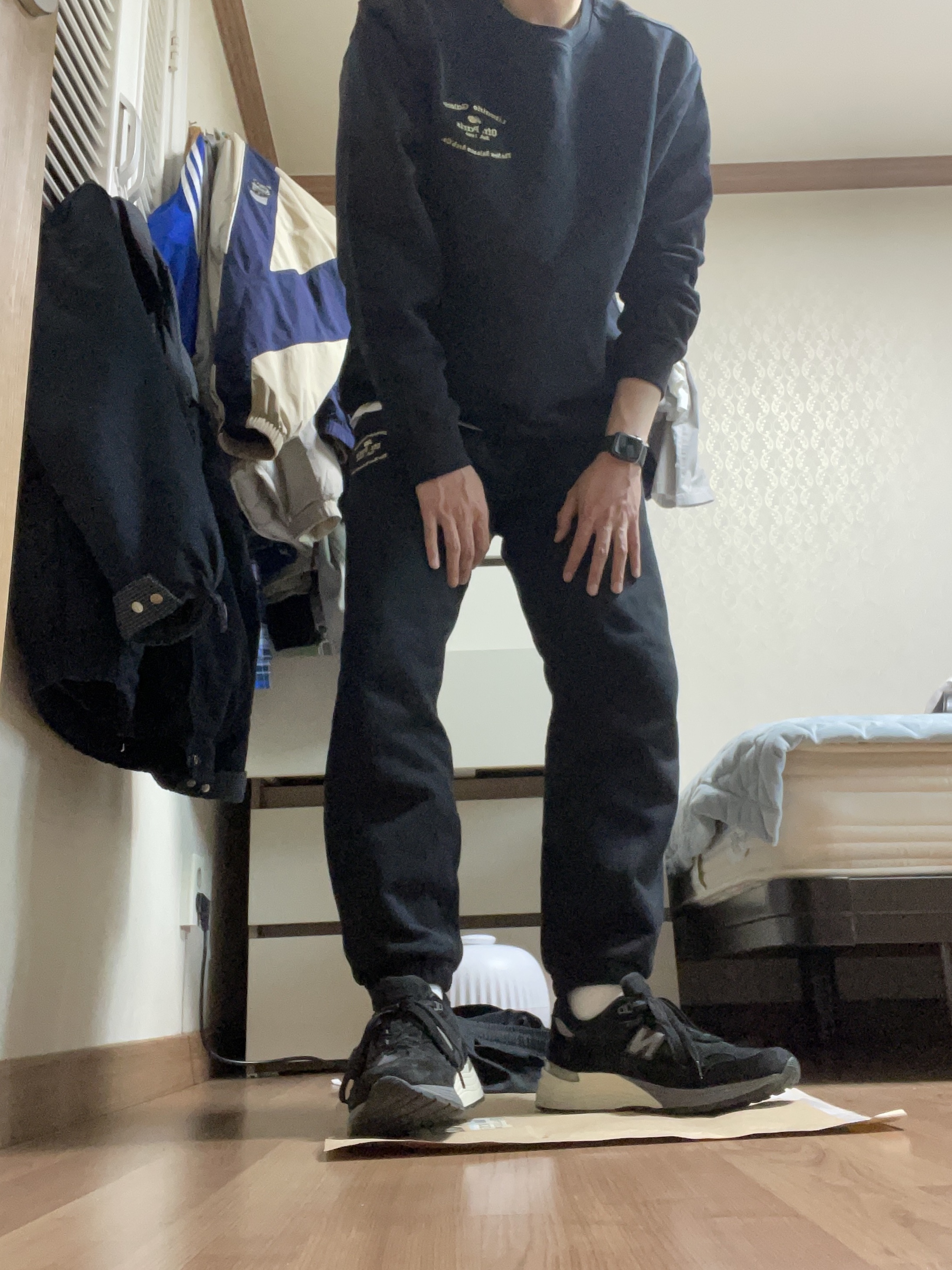 New Balance 992 Made in USA Black 착용 스타일 - 3