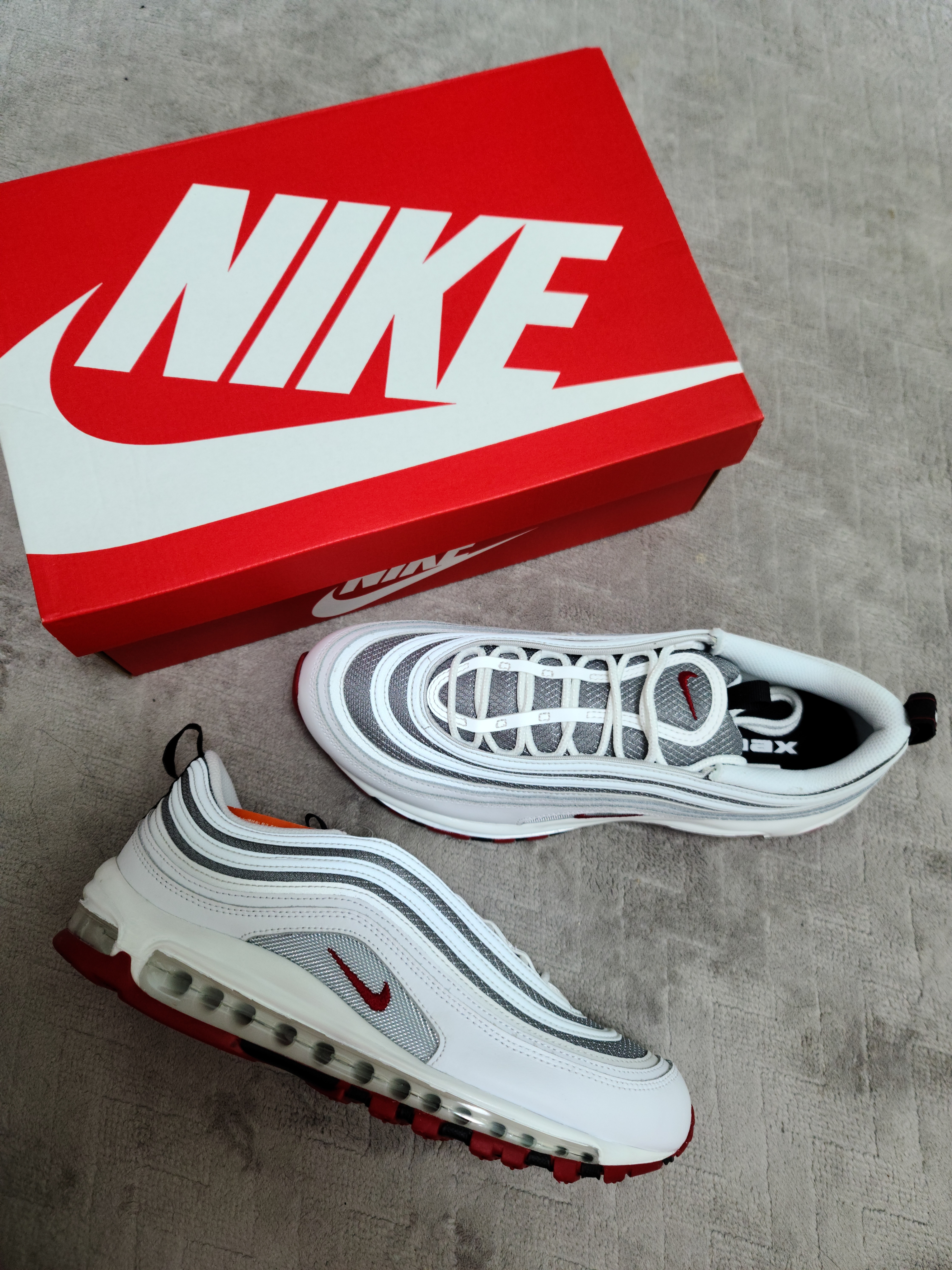 Nike Air Max 97 White and Varsity Red 착용 스타일 - 1