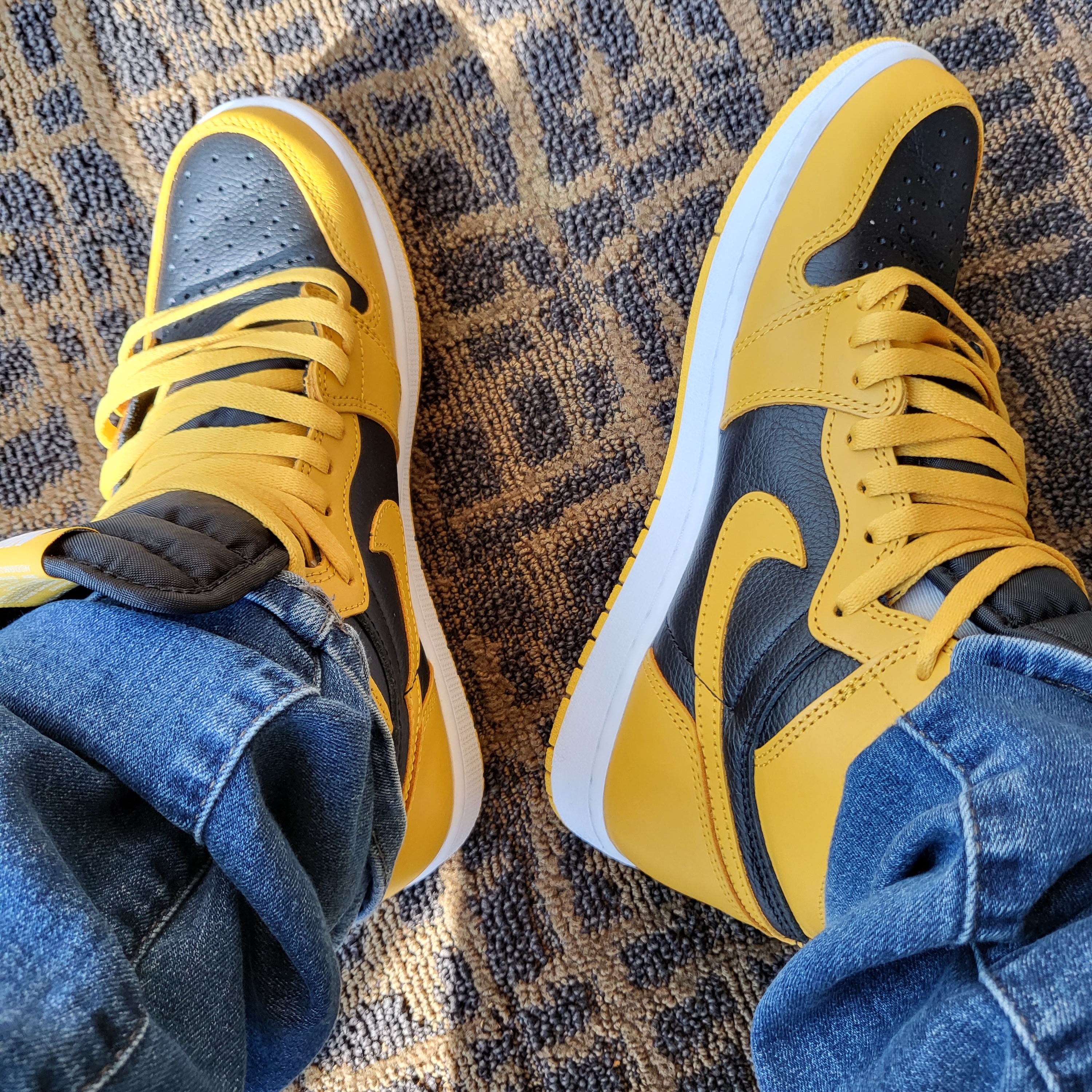 Jordan 1 Retro High OG Pollen 착용 스타일