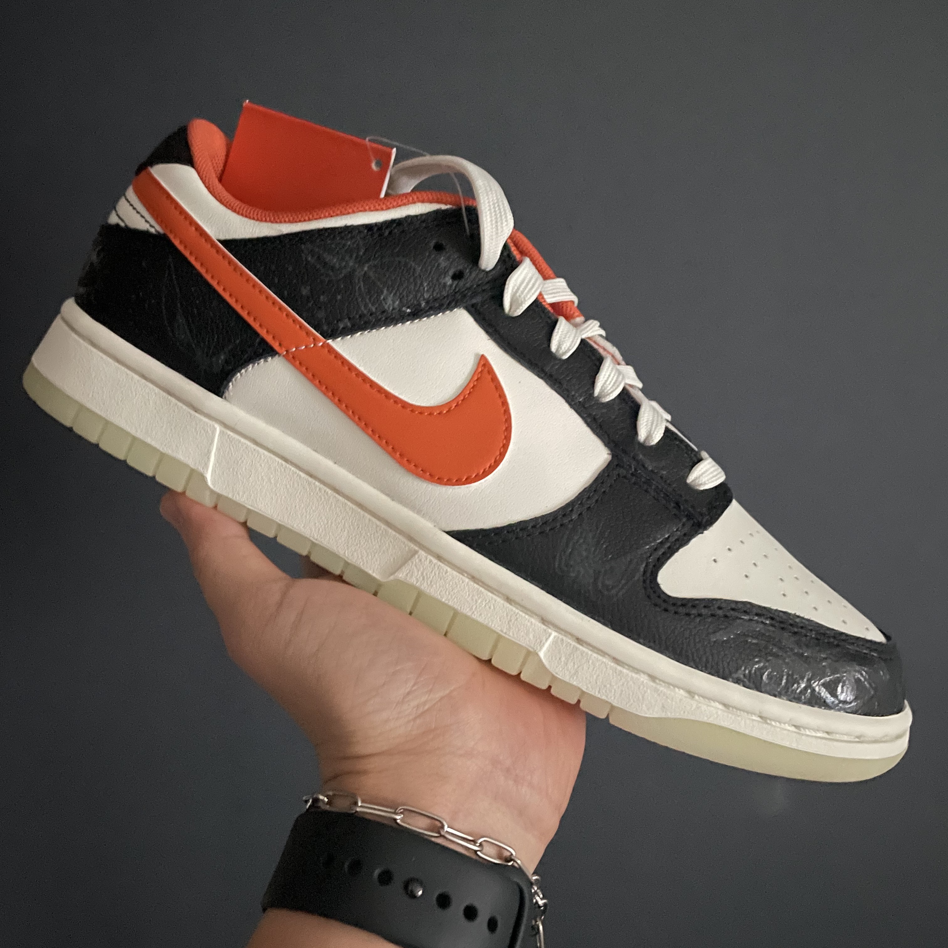 Nike Dunk Low Retro PRM Halloween 착용 스타일 - 1
