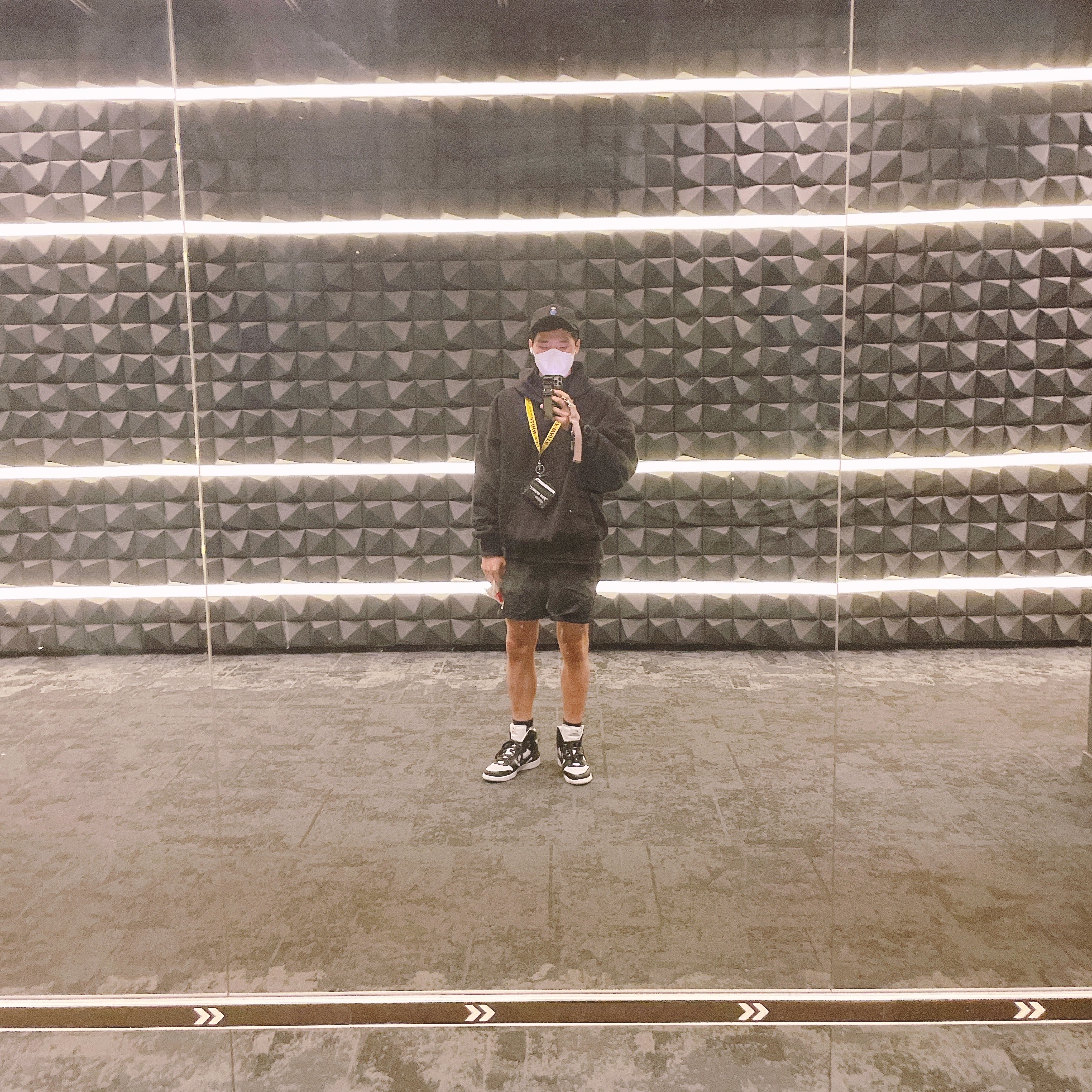 Yeezy Gap Hoodie Black, Nike x Ambush Dunk High Black 착용 스타일