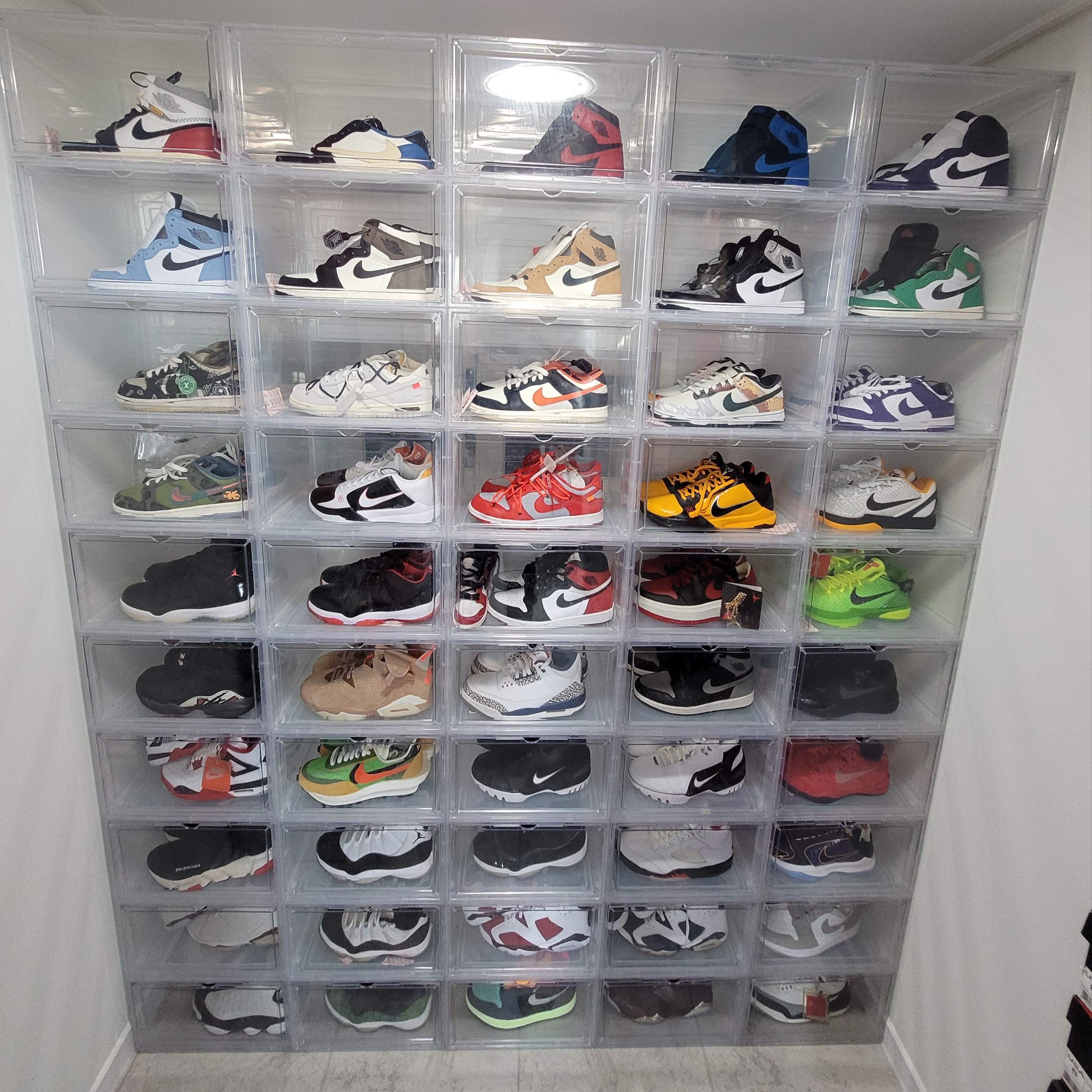 Jordan 1 x Union Retro High Black Toe, Jordan 1 x Travis Scott x Fragment Retro Low OG SP Military Blue 착용 스타일