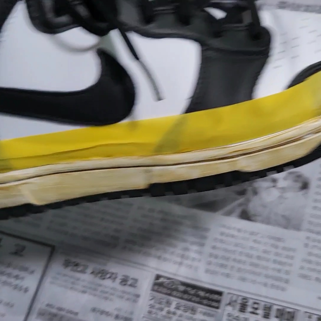 Nike Dunk High Retro Black and White 착용 스타일 - 3