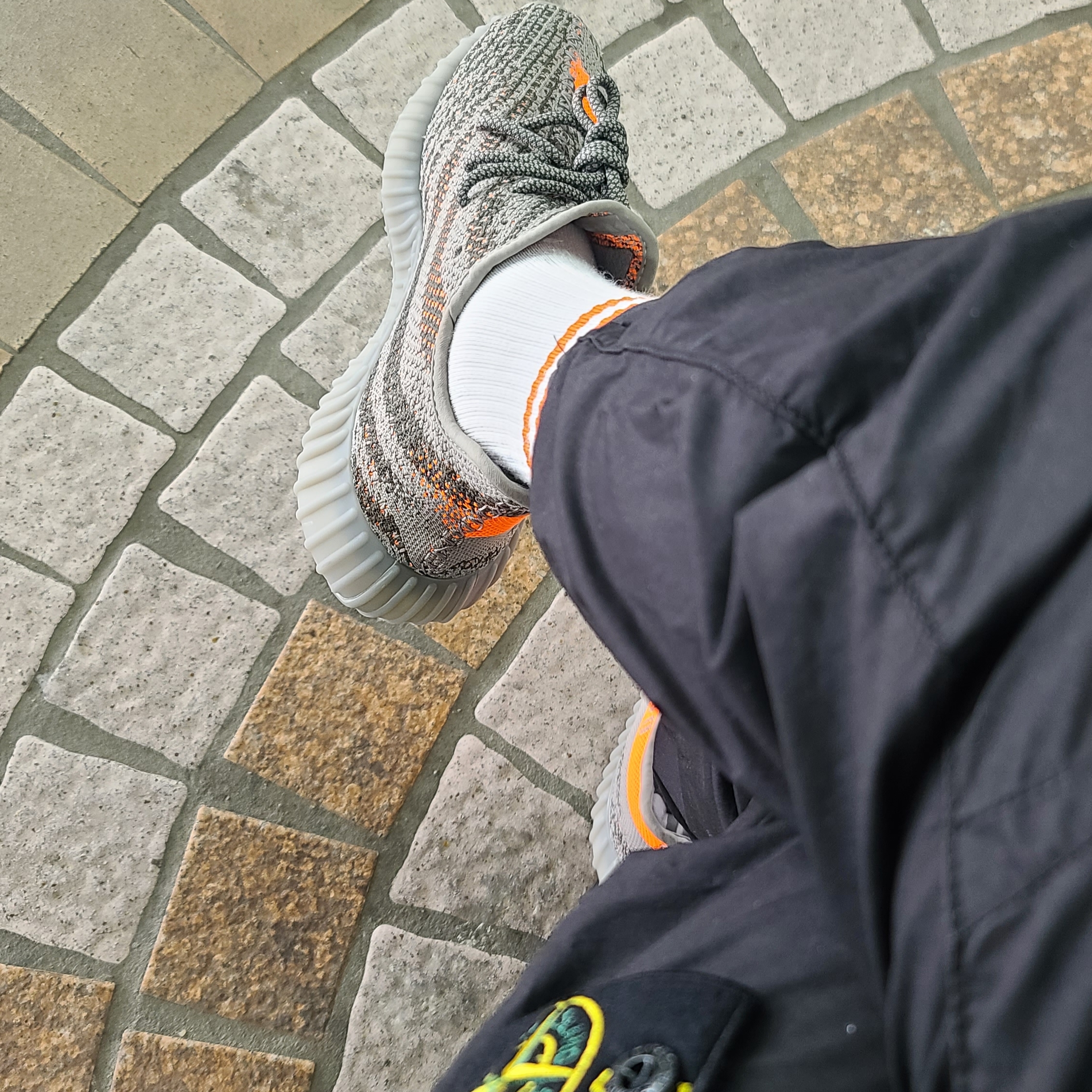 Adidas Yeezy Boost 350 V2 Beluga - Reflective 착용 스타일