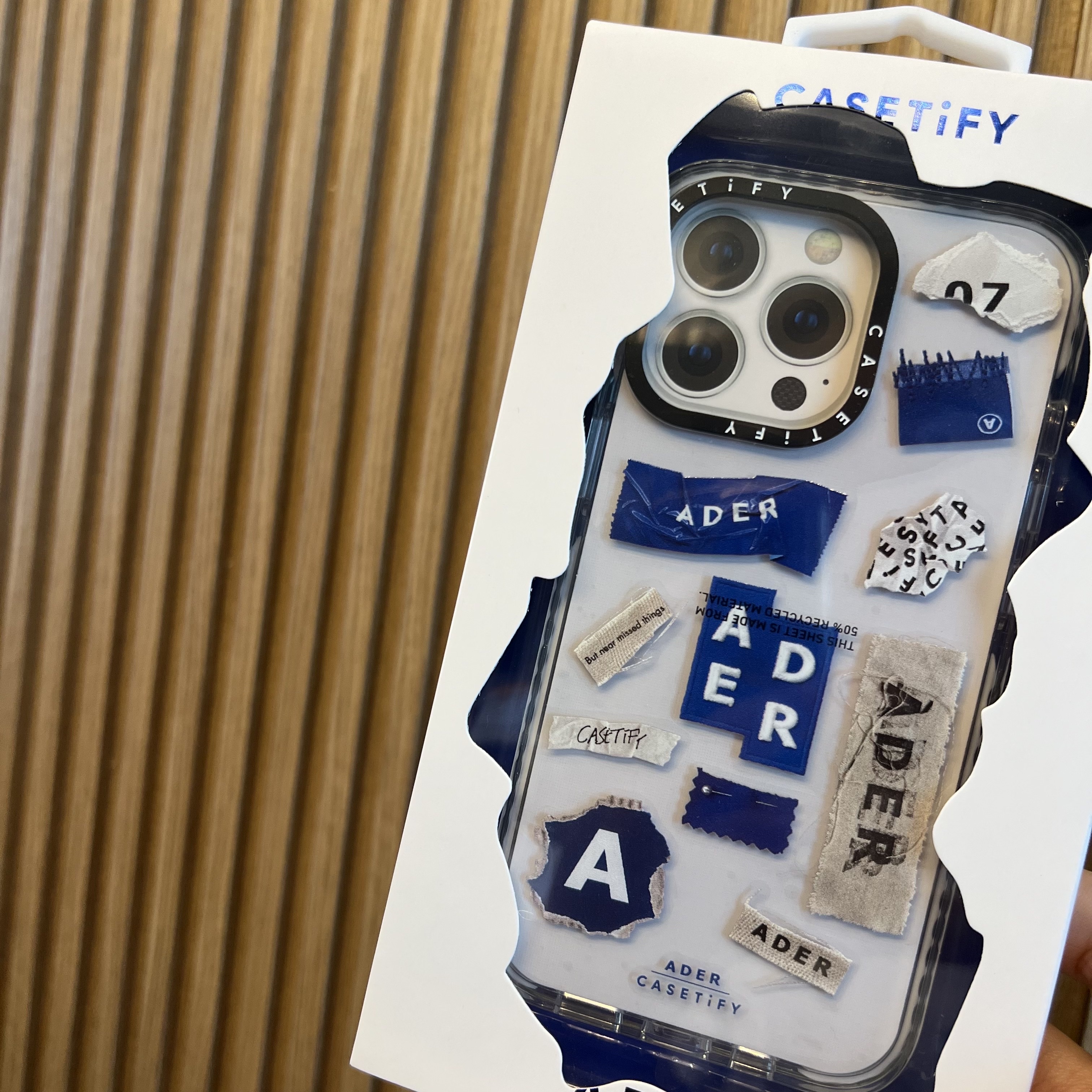 Casetify x Ader Error Ader Sticker iPhone Case 착용 스타일