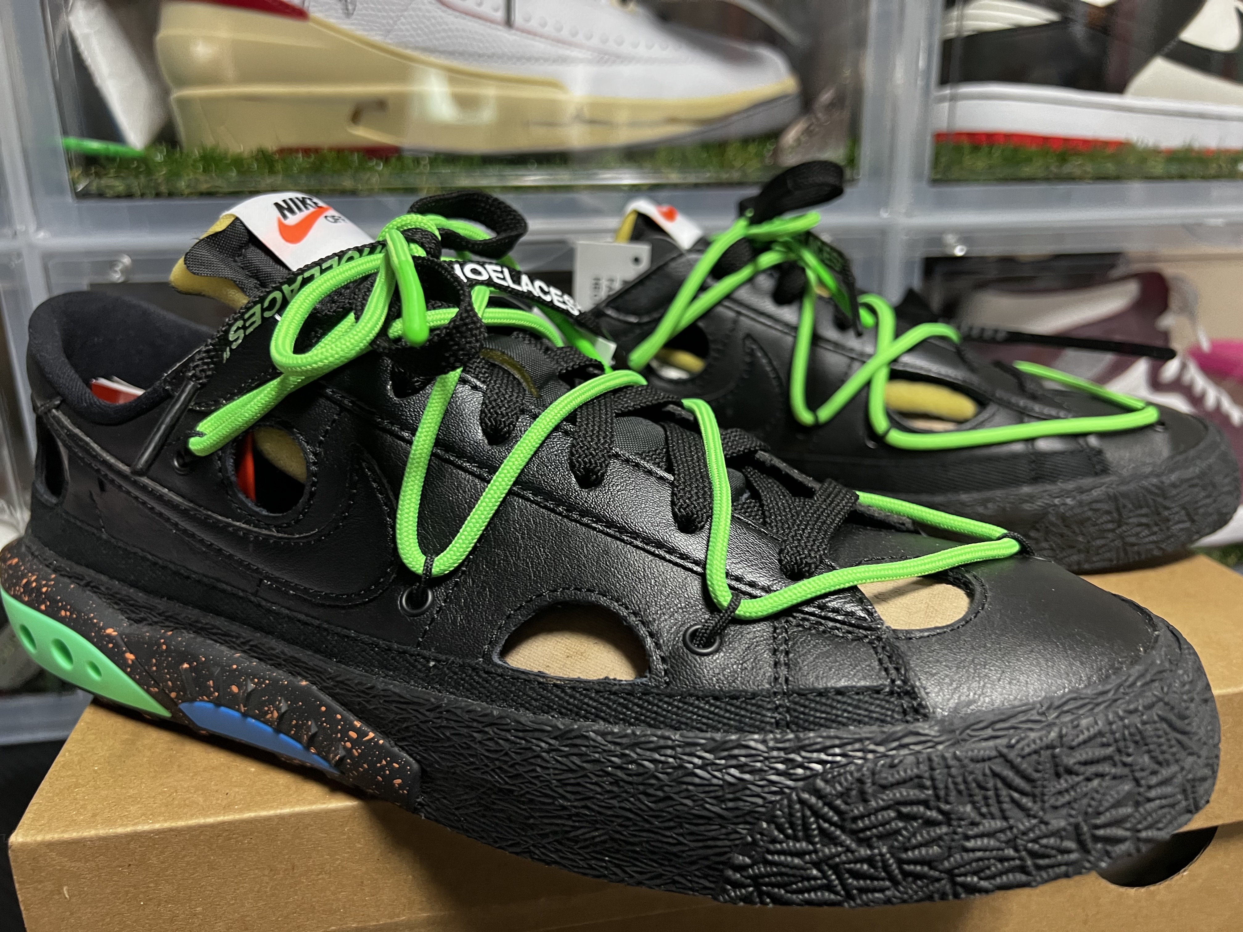 Nike x Off-White Blazer Low '77 Black and Electro Green 착용 스타일 - 2