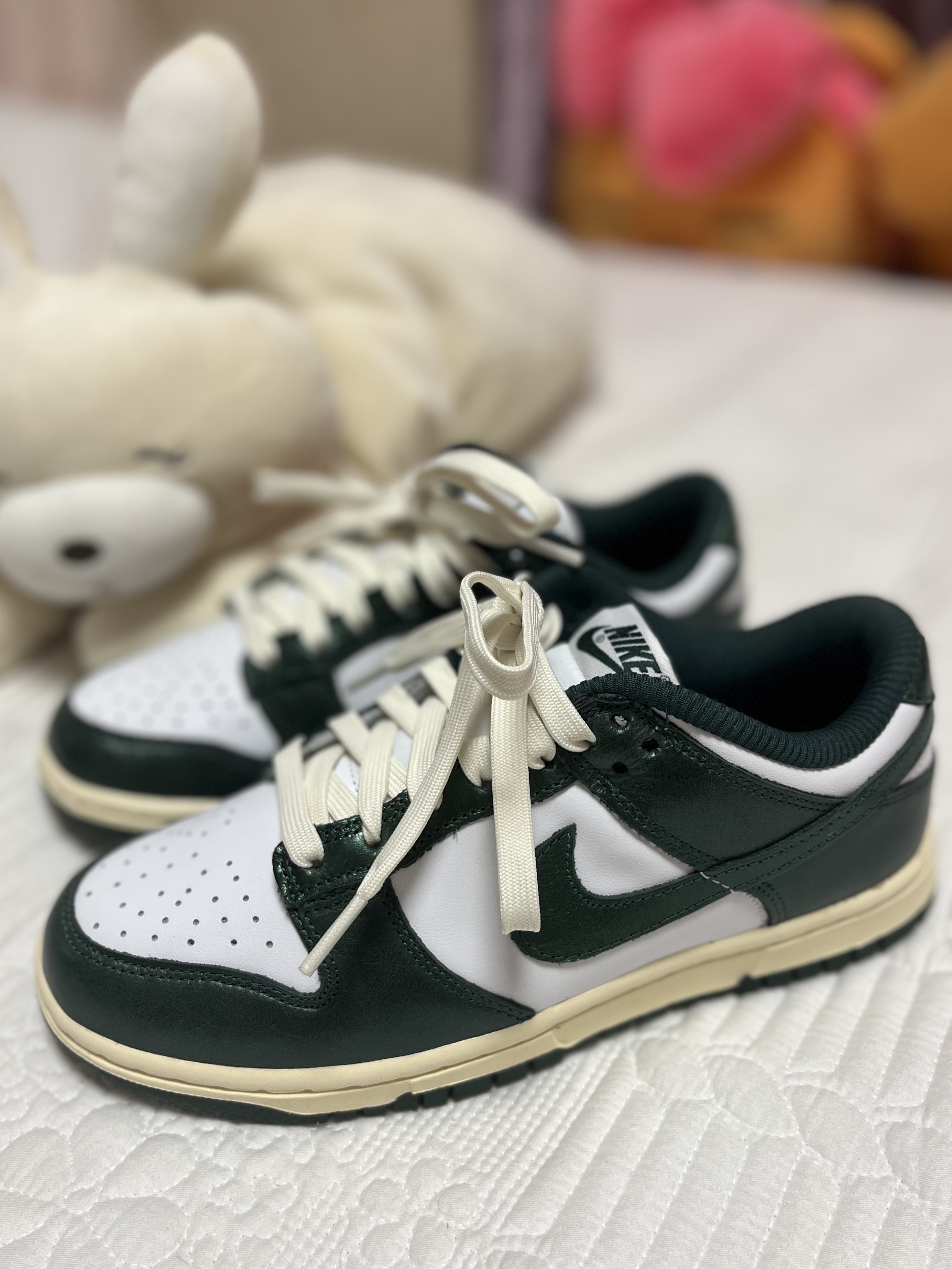 (W) Nike Dunk Low Vintage Green 착용 스타일 - 3
