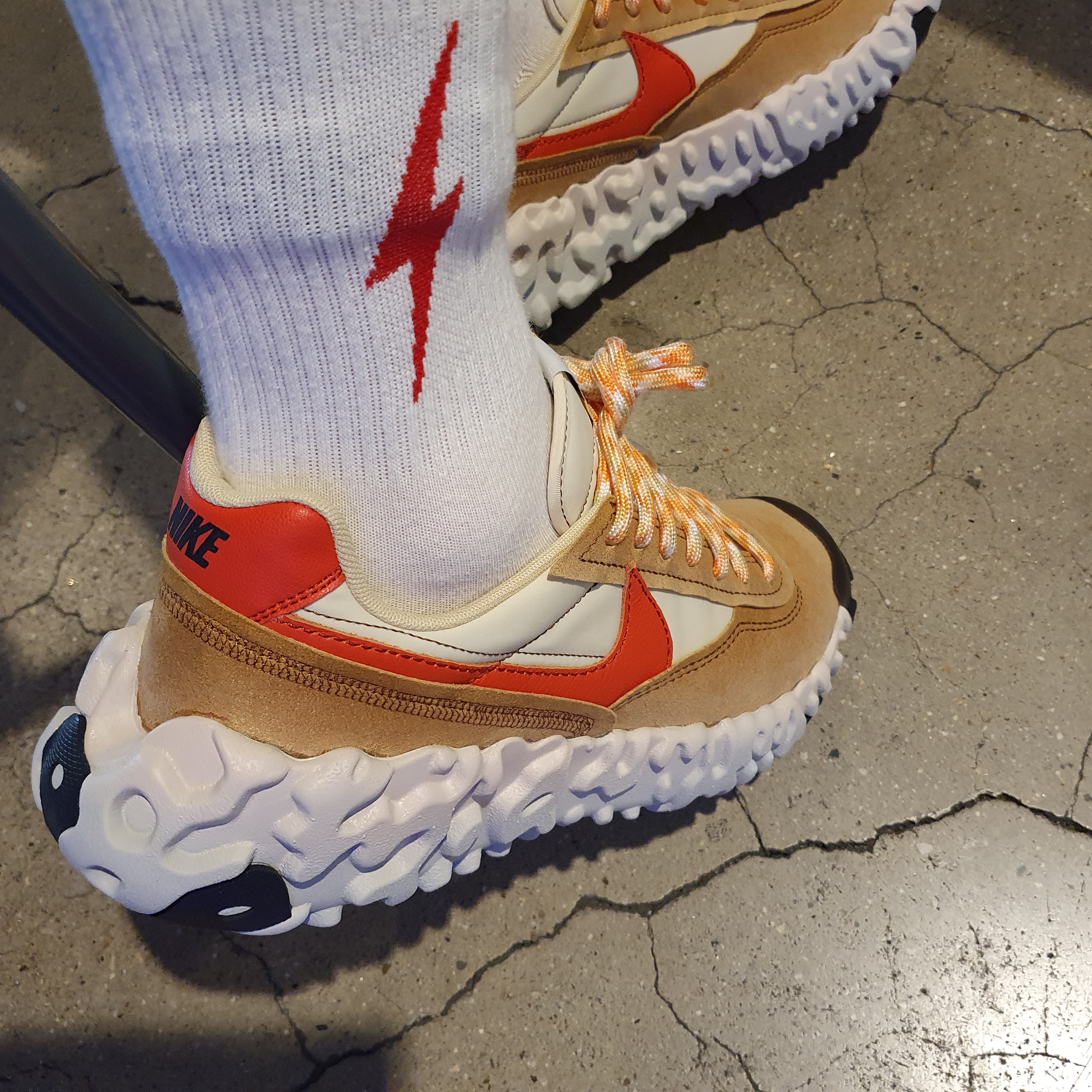 Nike Overbreak SP Fossil 착용 스타일 - 3