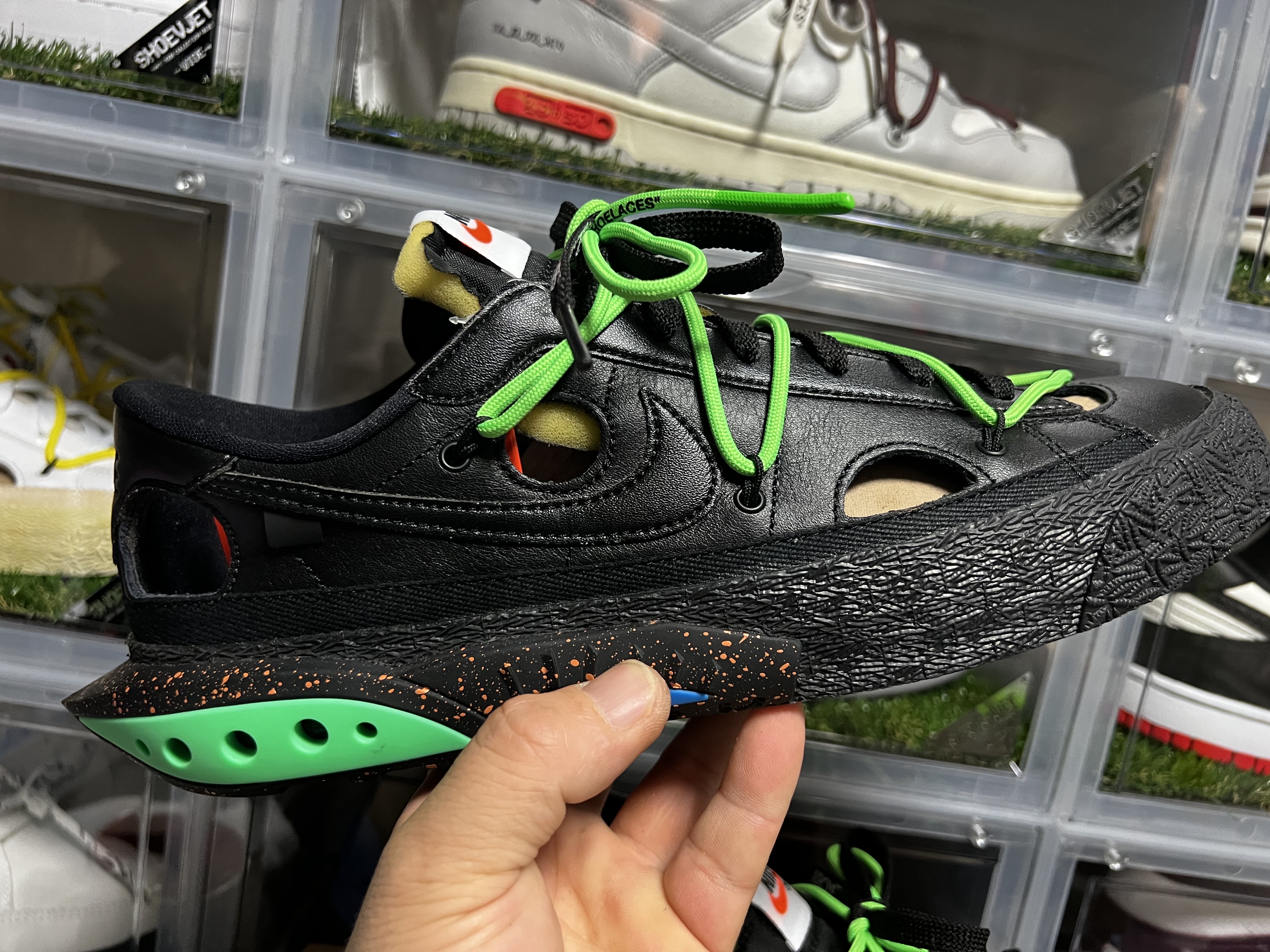 Nike x Off-White Blazer Low '77 Black and Electro Green 착용 스타일 - 1