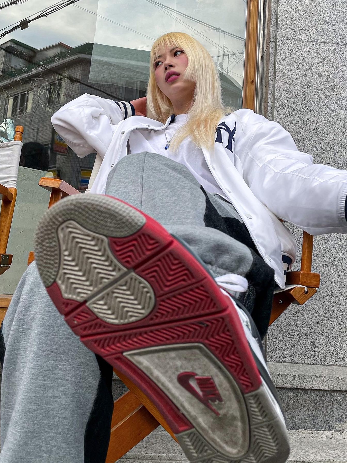 Jordan 4 Retro OG Fire Red 2020 착용 스타일 - 1