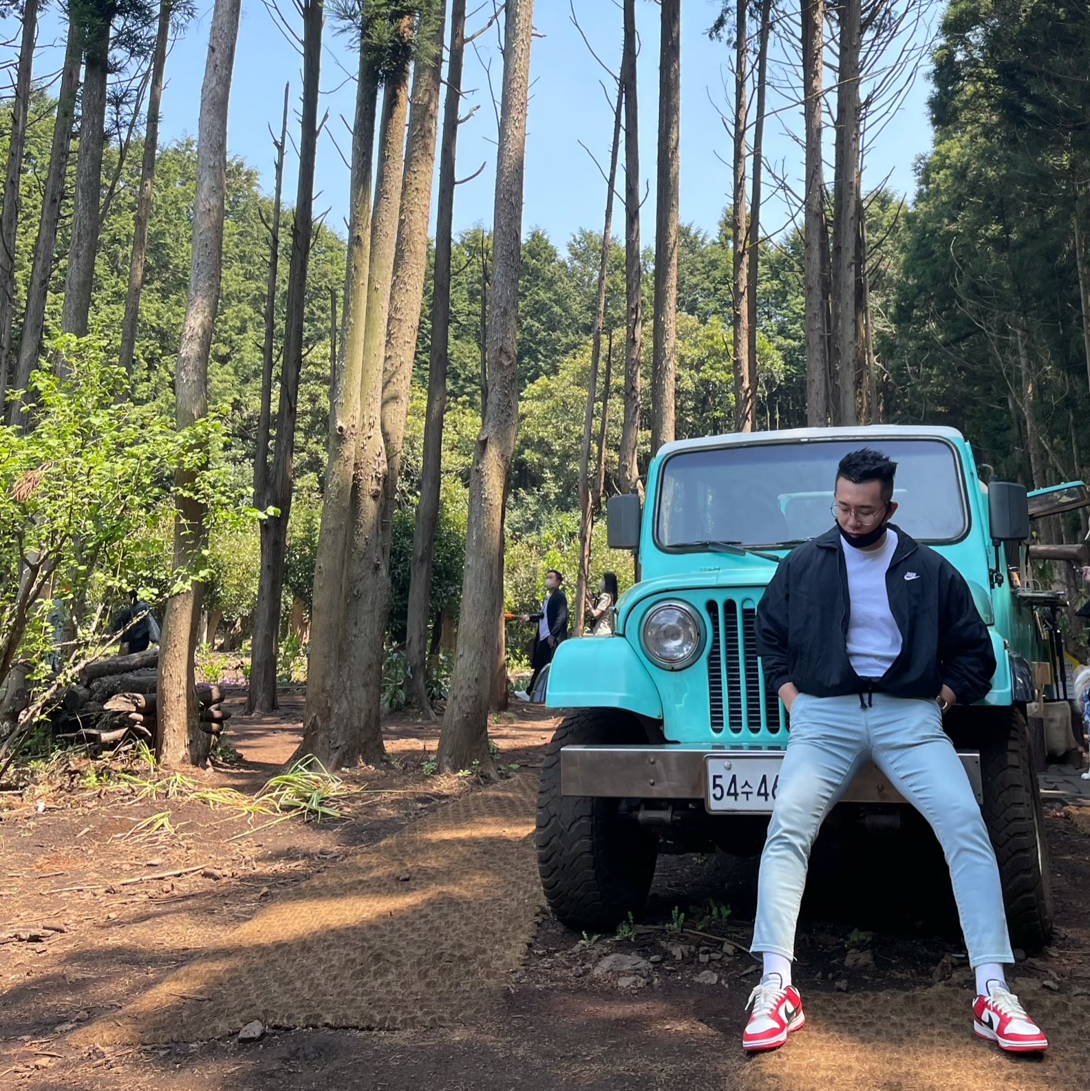 Nike x NBA Dunk Low Retro EMB Black and Chile Red 착용 스타일 - 1