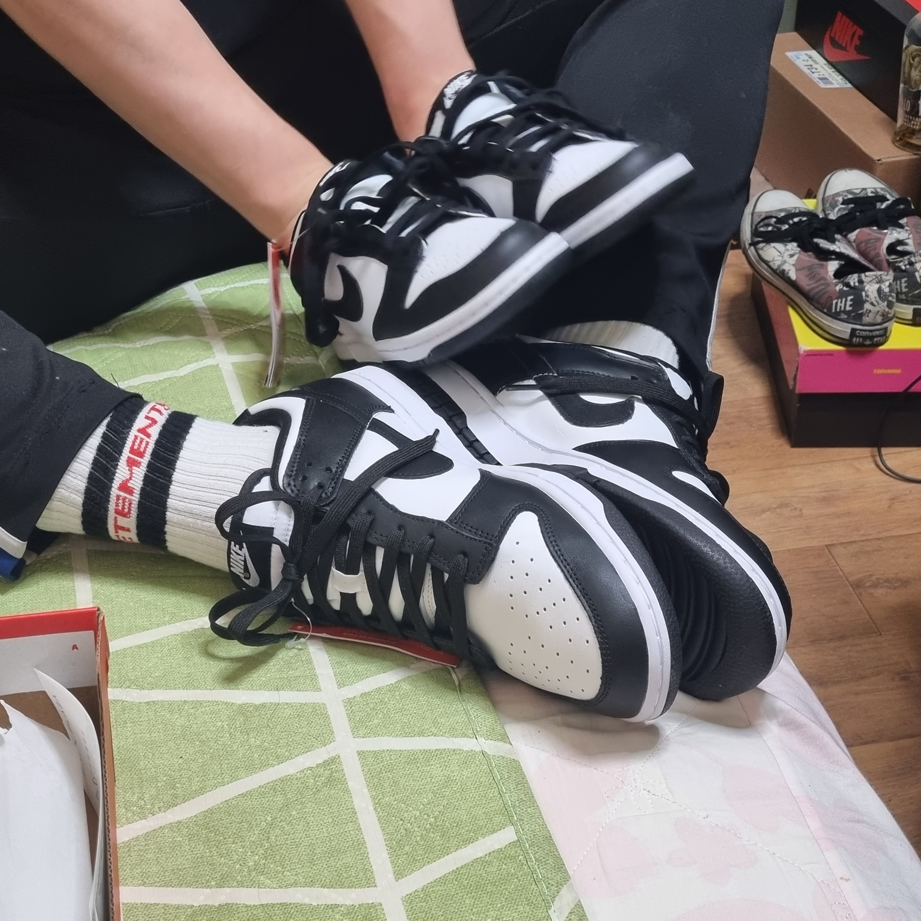 Nike Dunk Low Retro Black, (GS) Nike Dunk Low Black 착용 스타일 - 1