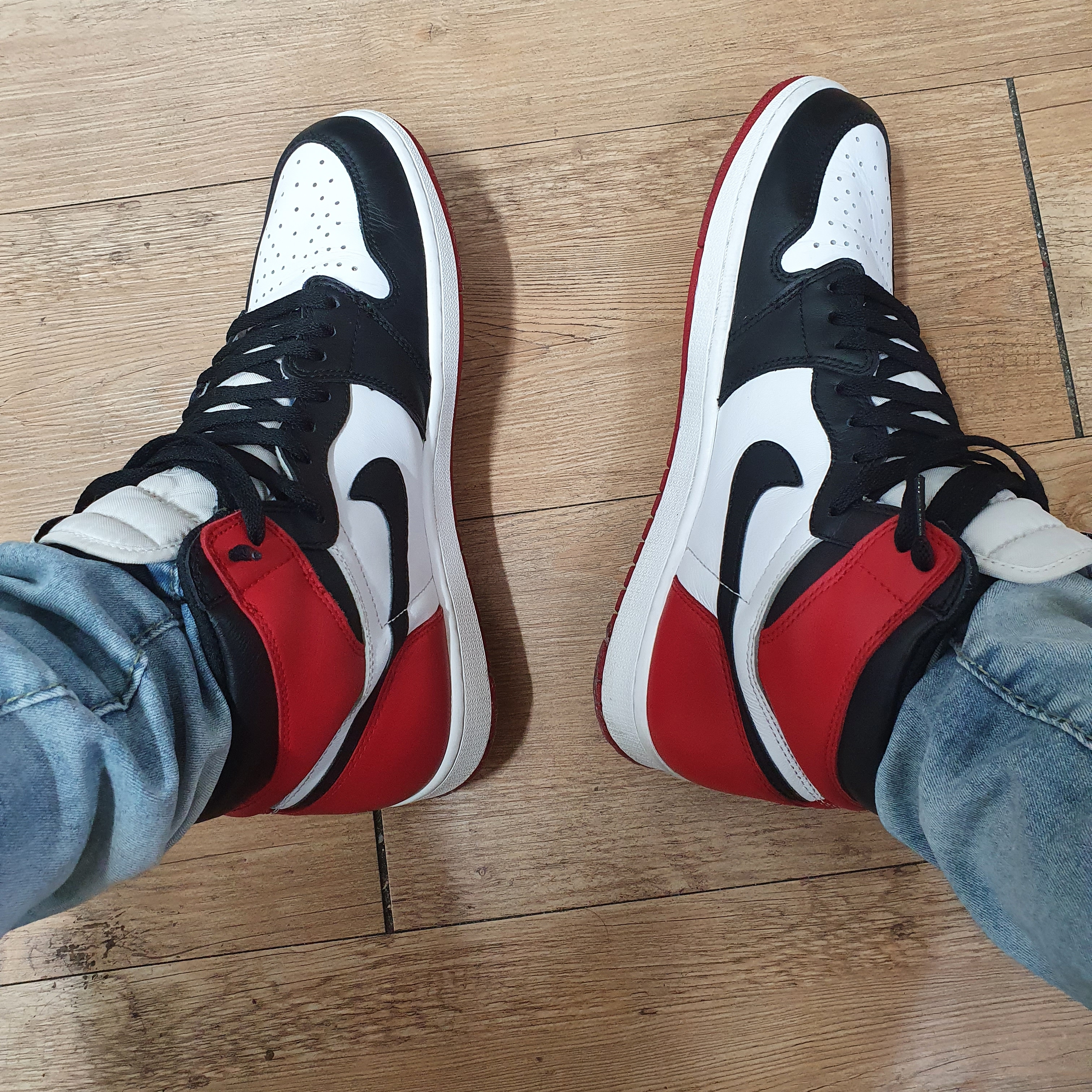Jordan 1 Retro High OG Black Toe 2016 착용 스타일 - 1