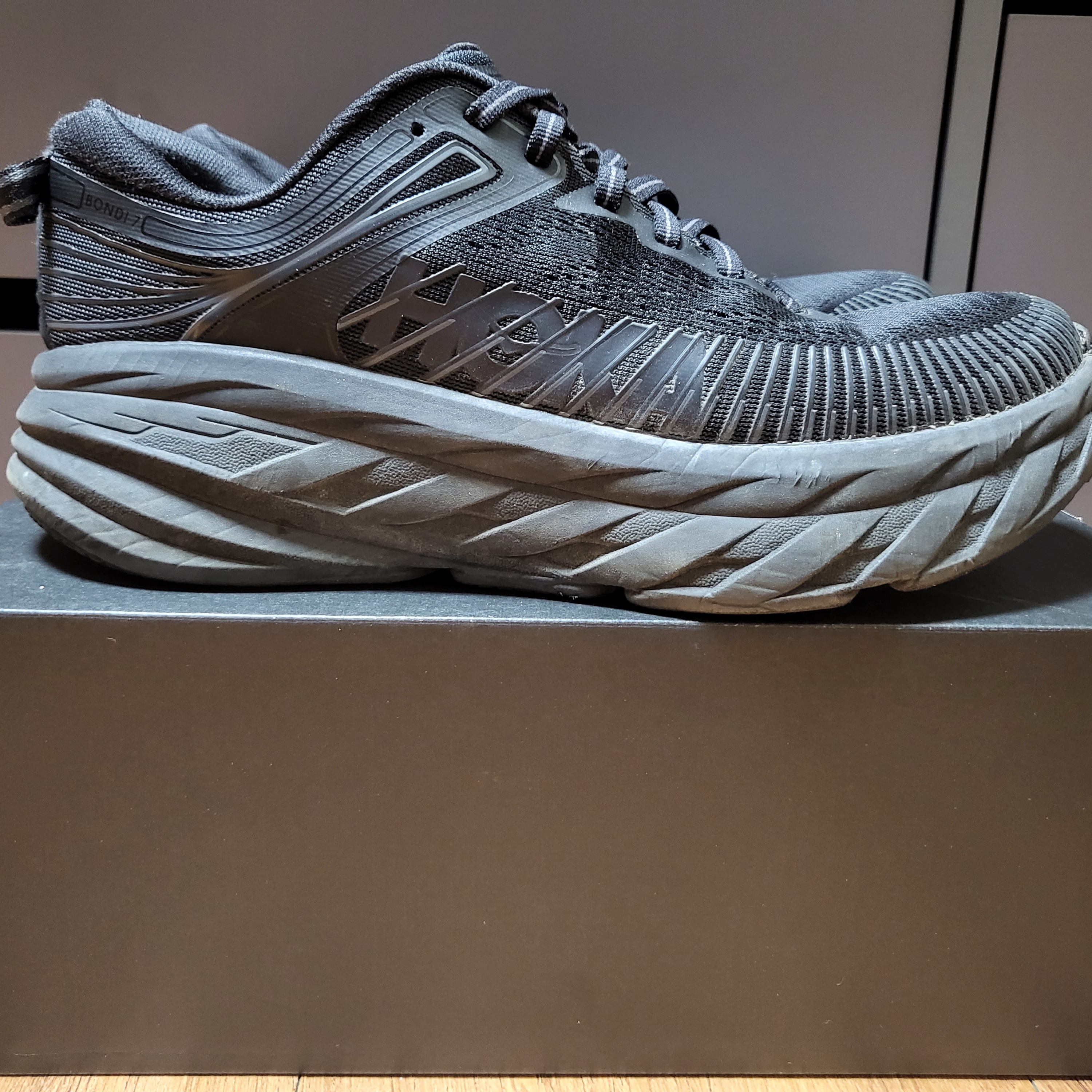 Hoka Bondi 7 Black - Wide 착용 스타일