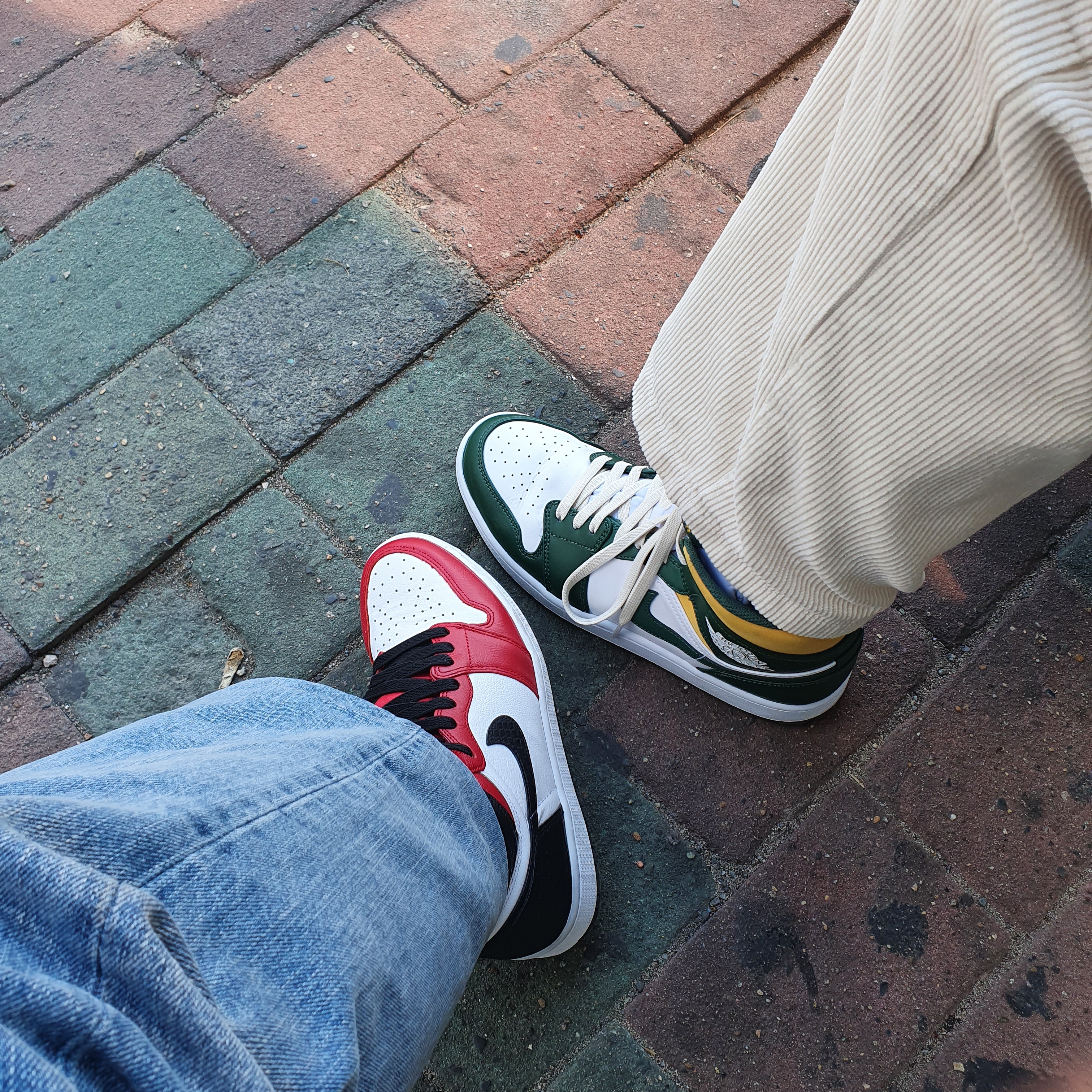 Jordan 1 Mid Sonics 2021, (W) Jordan 1 Retro High Satin Red 착용 스타일