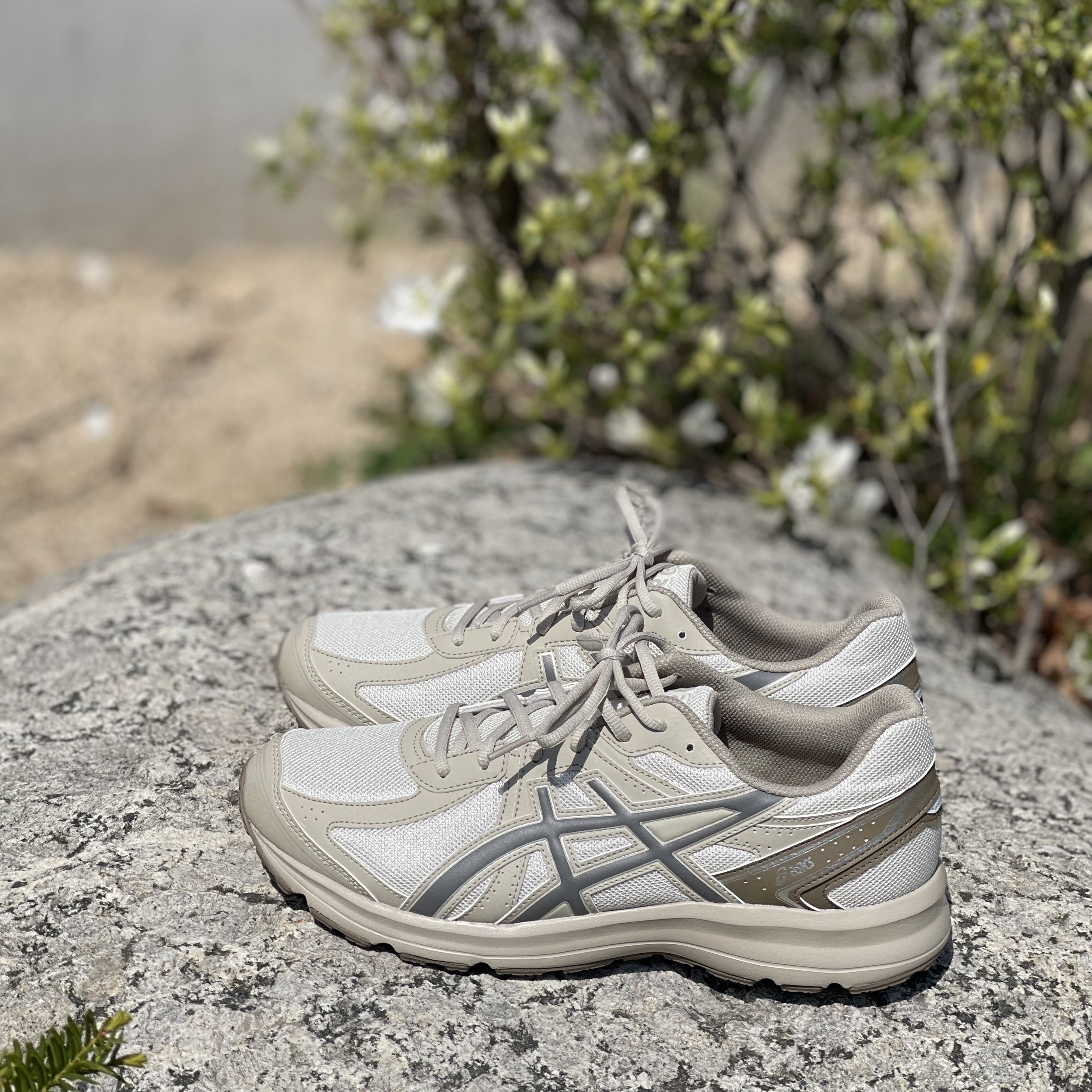 Asics Jog 100 S SMU Light Grey - 2E Wide 착용 스타일 - 2