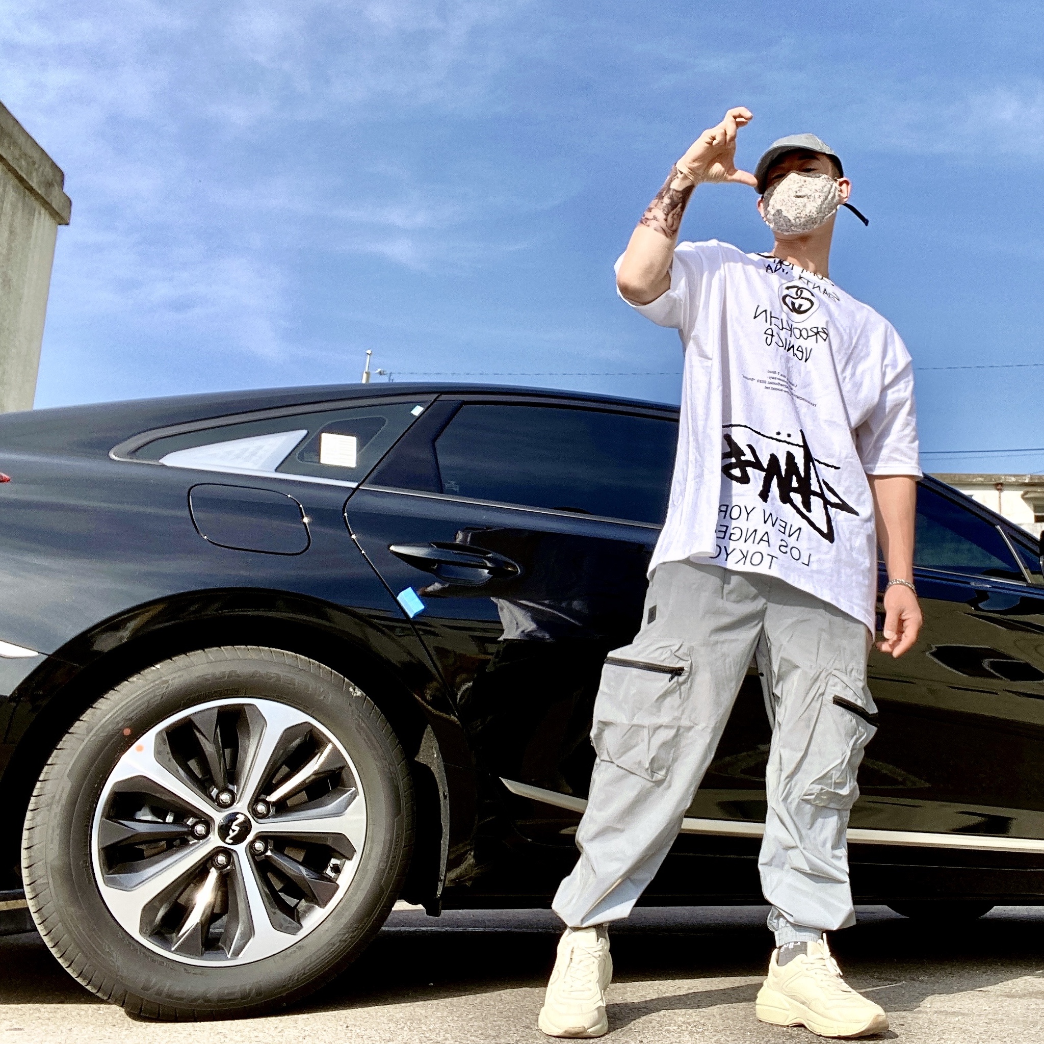 Stussy x Takahiromiyashita The Soloist 40 WT T-Shirt, Gucci Rhyton Leather Sneakers Logo 착용 스타일