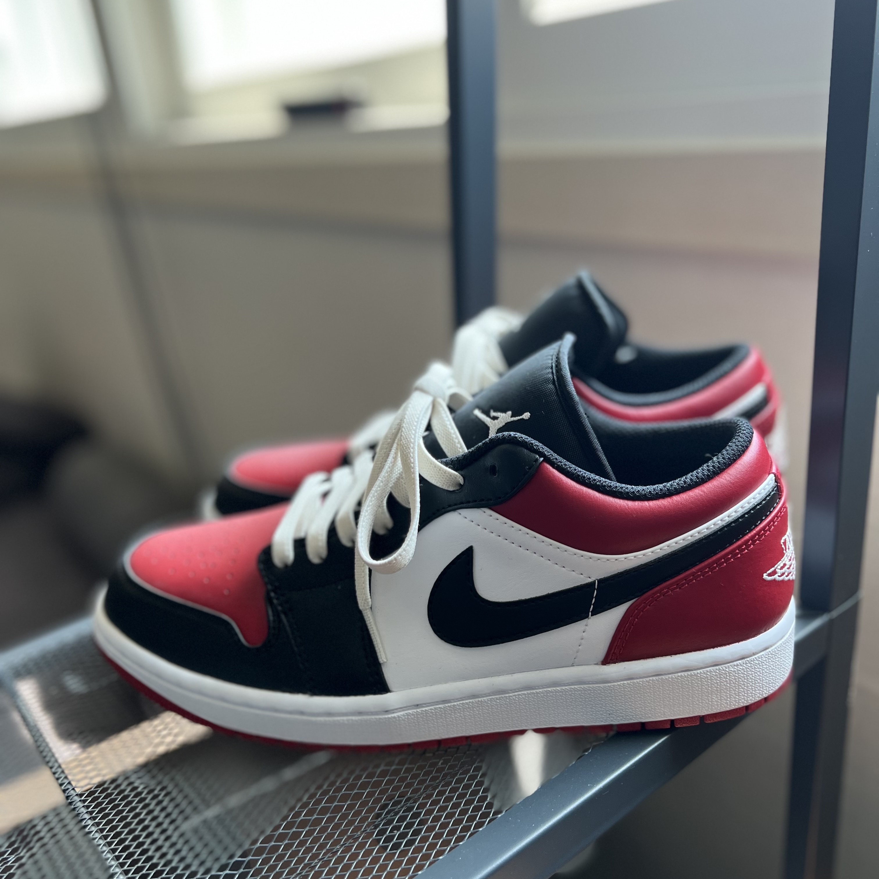 Jordan 1 Low Bred Toe 착용 스타일 - 2