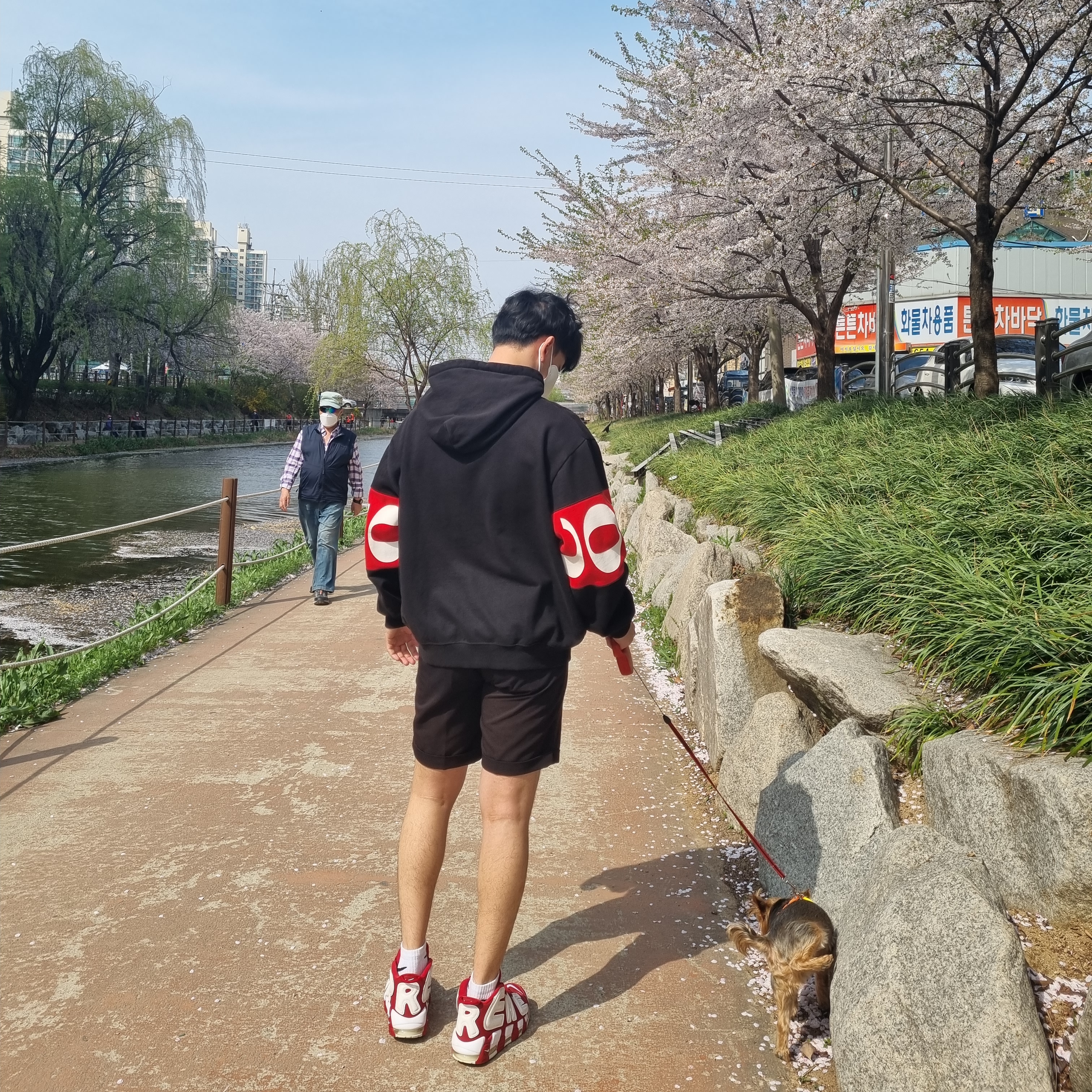Nike x Supreme Air More Uptempo Suptempo Red 착용 스타일 - 1