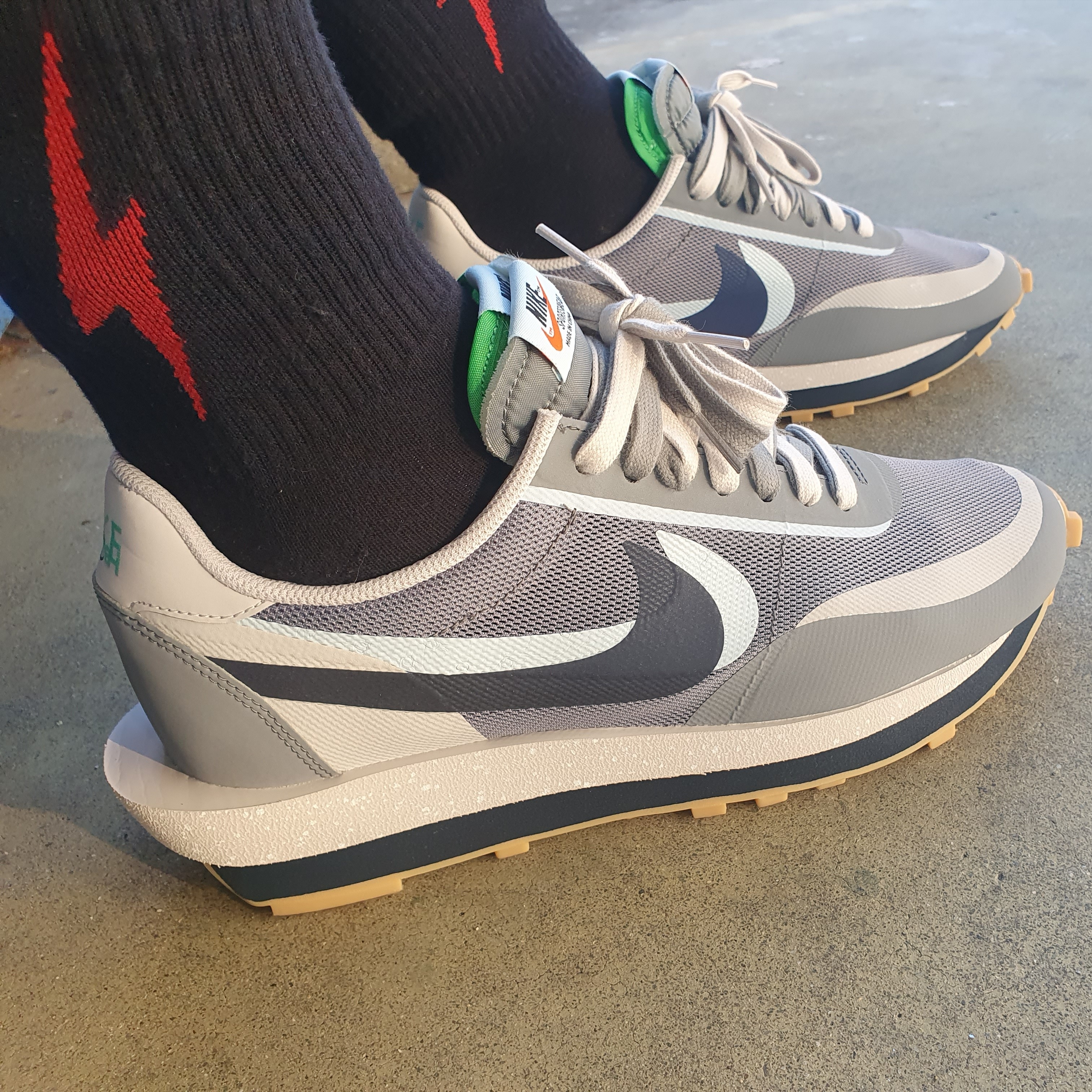 Nike x Sacai x Clot LDWaffle Cool Grey 착용 스타일 - 2