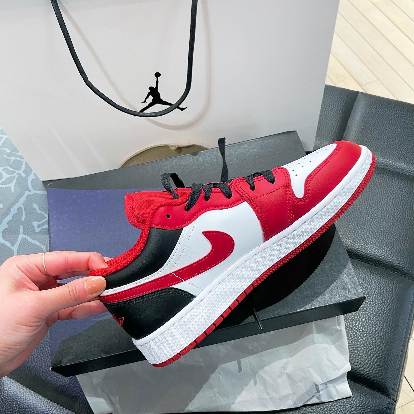 (GS) Jordan 1 Low White Gym Red Black 착용 스타일