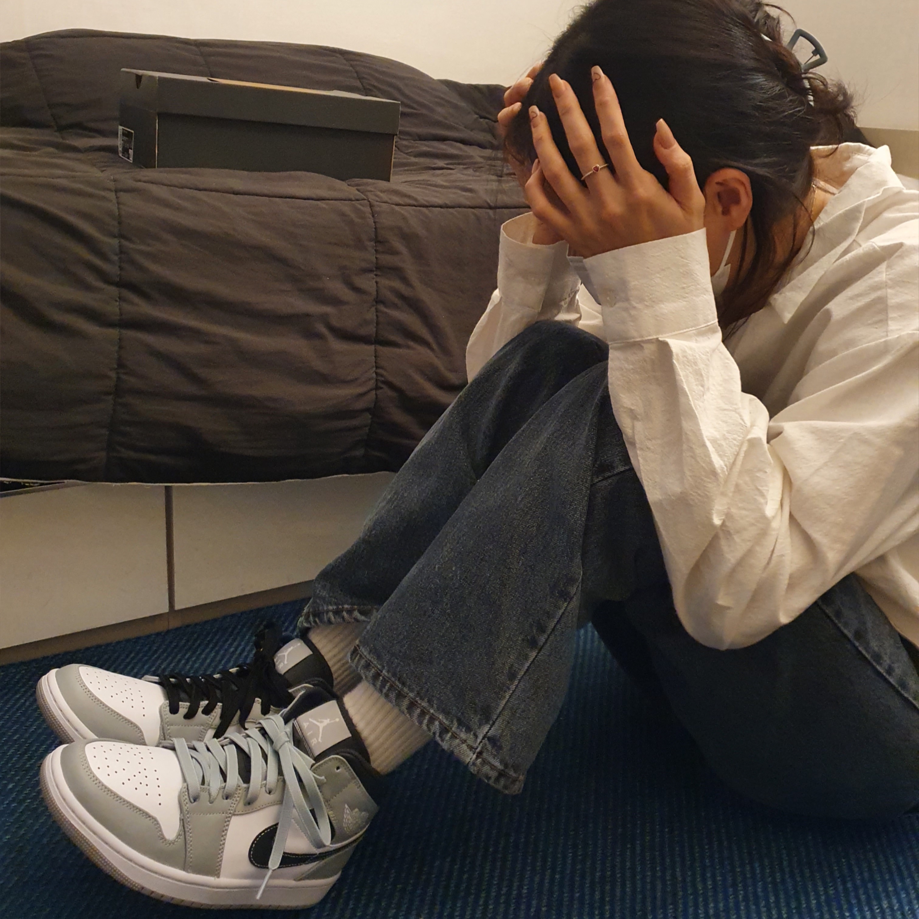 Jordan 1 Mid Light Smoke Grey Anthracite 착용 스타일 - 2