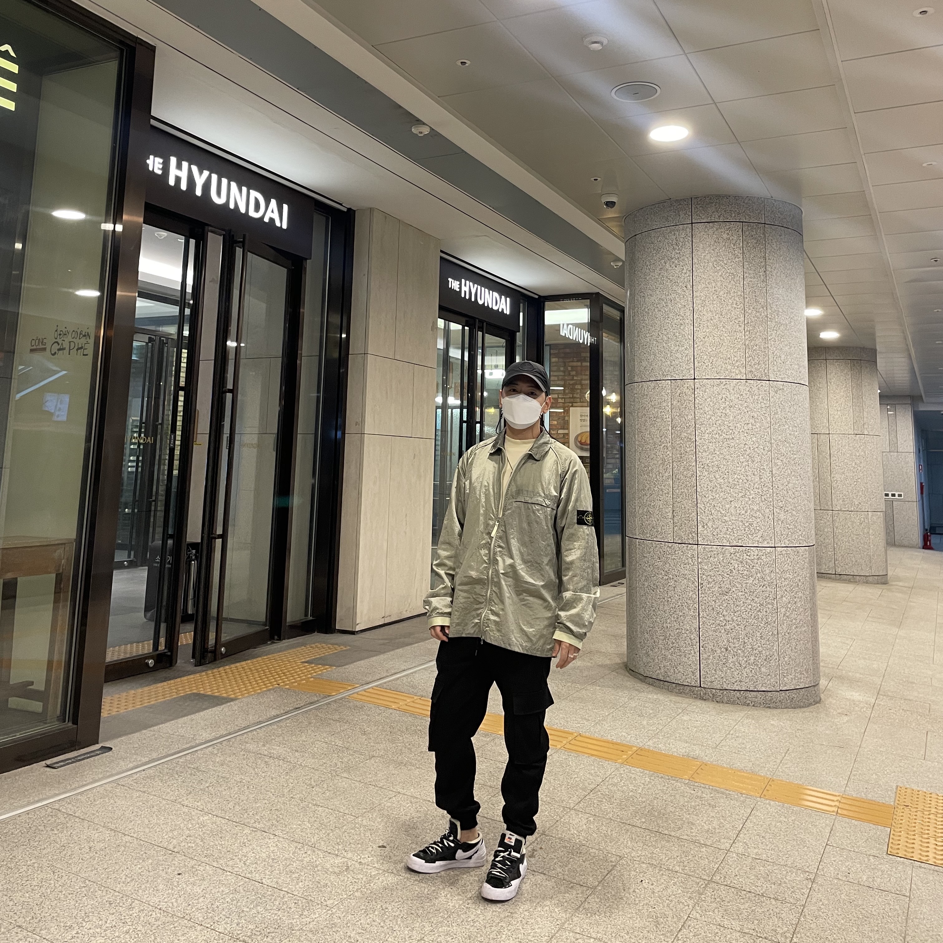 Stone Island 12321 Nylon Metal Garment Dyed Packable Overshirt Light Green - 22SS, Stone Island 99576 Nylon Metal 6-Panel Cap Black 착용 스타일 - 1
