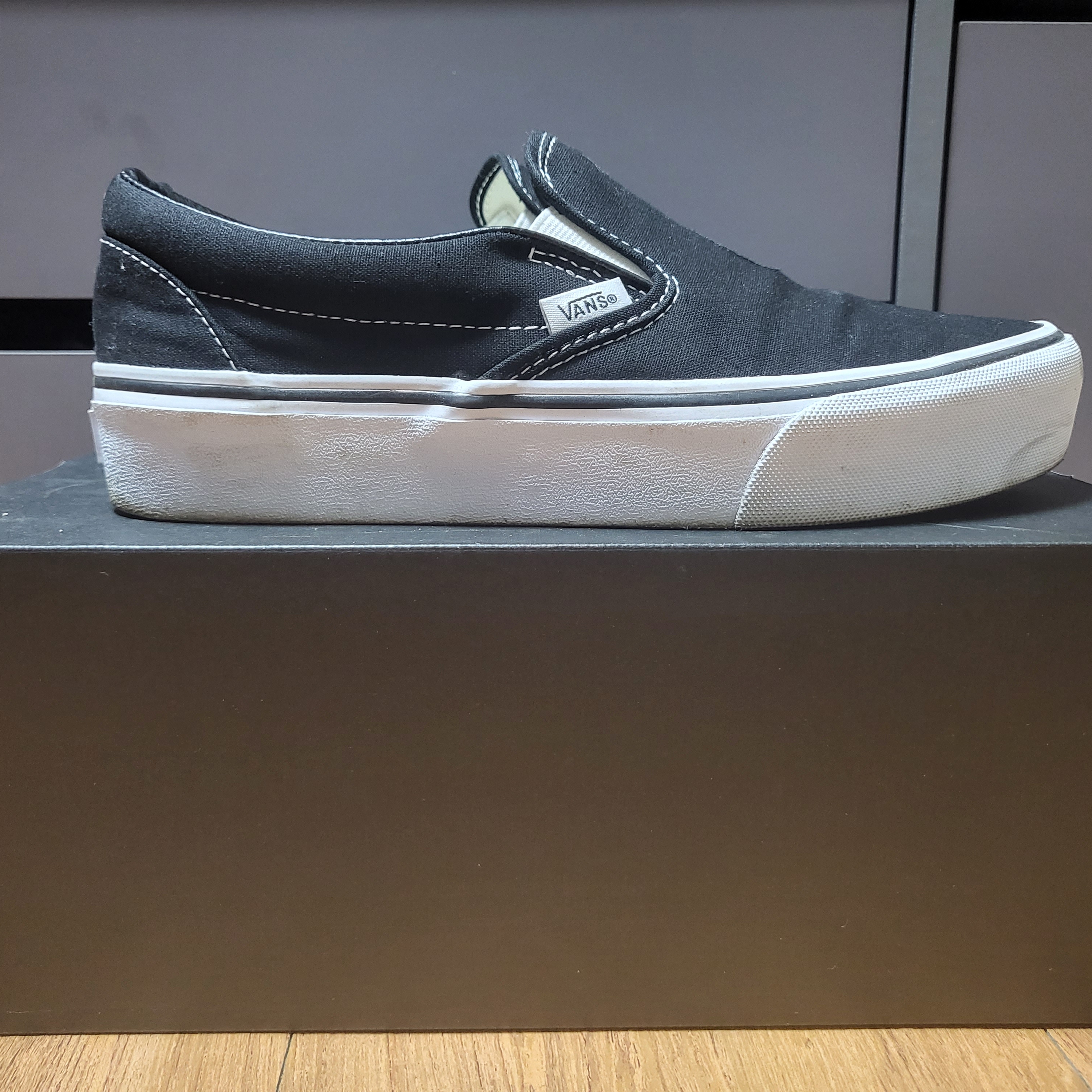 Vans Classic Slip-On Platform Black 착용 스타일