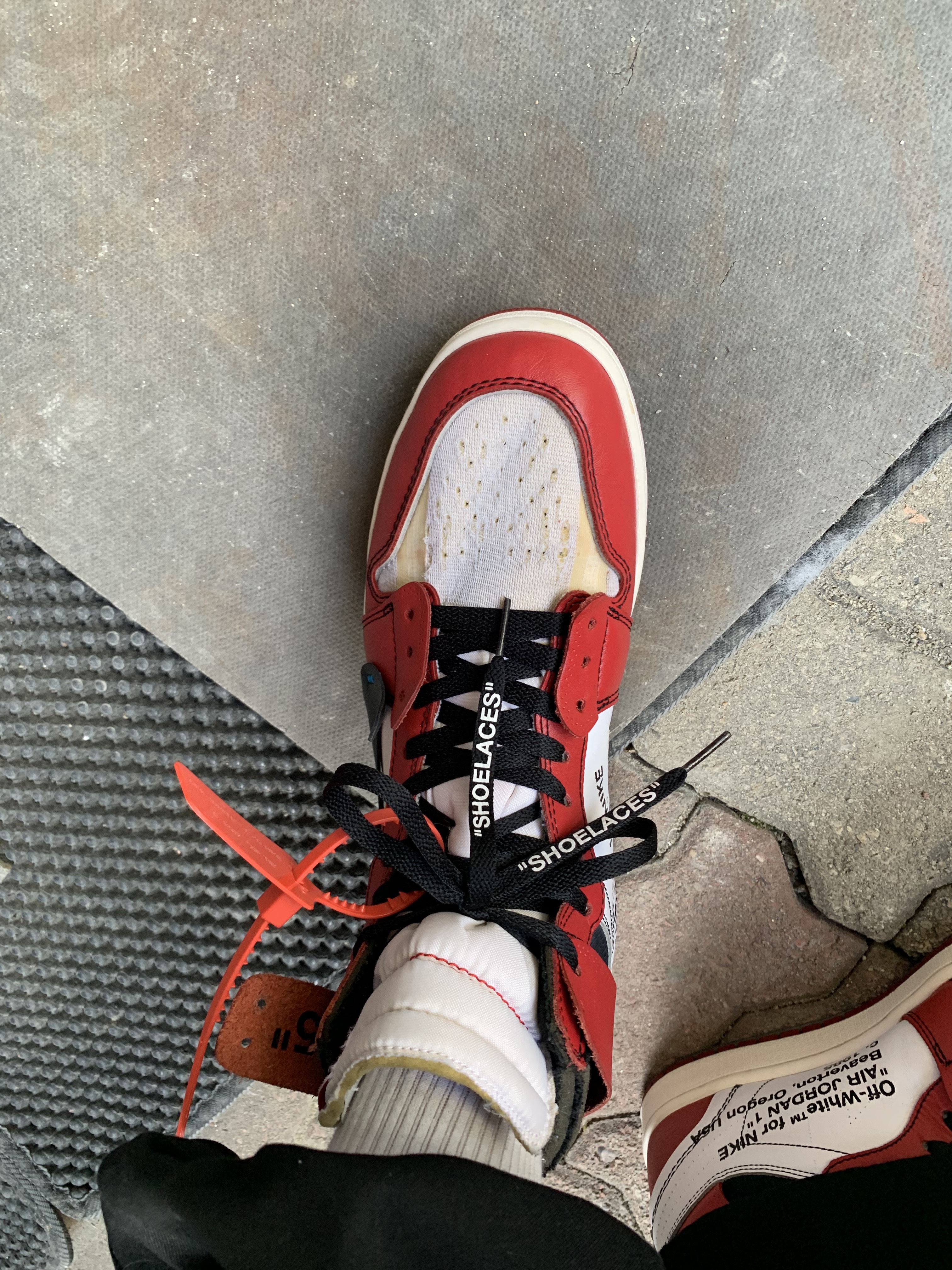Jordan 1 x Off-White Retro High Chicago The Ten 착용 스타일
