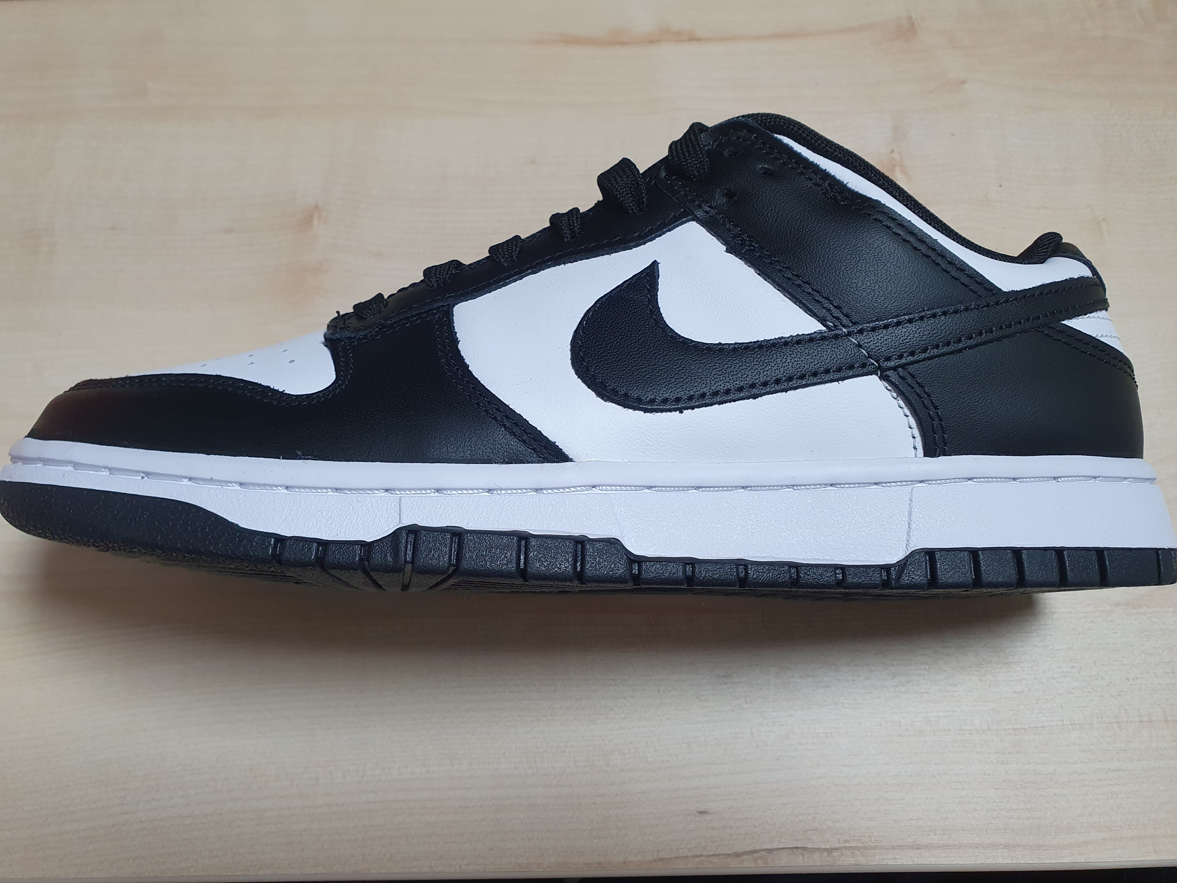Nike Dunk Low Retro Black 착용 스타일 - 1