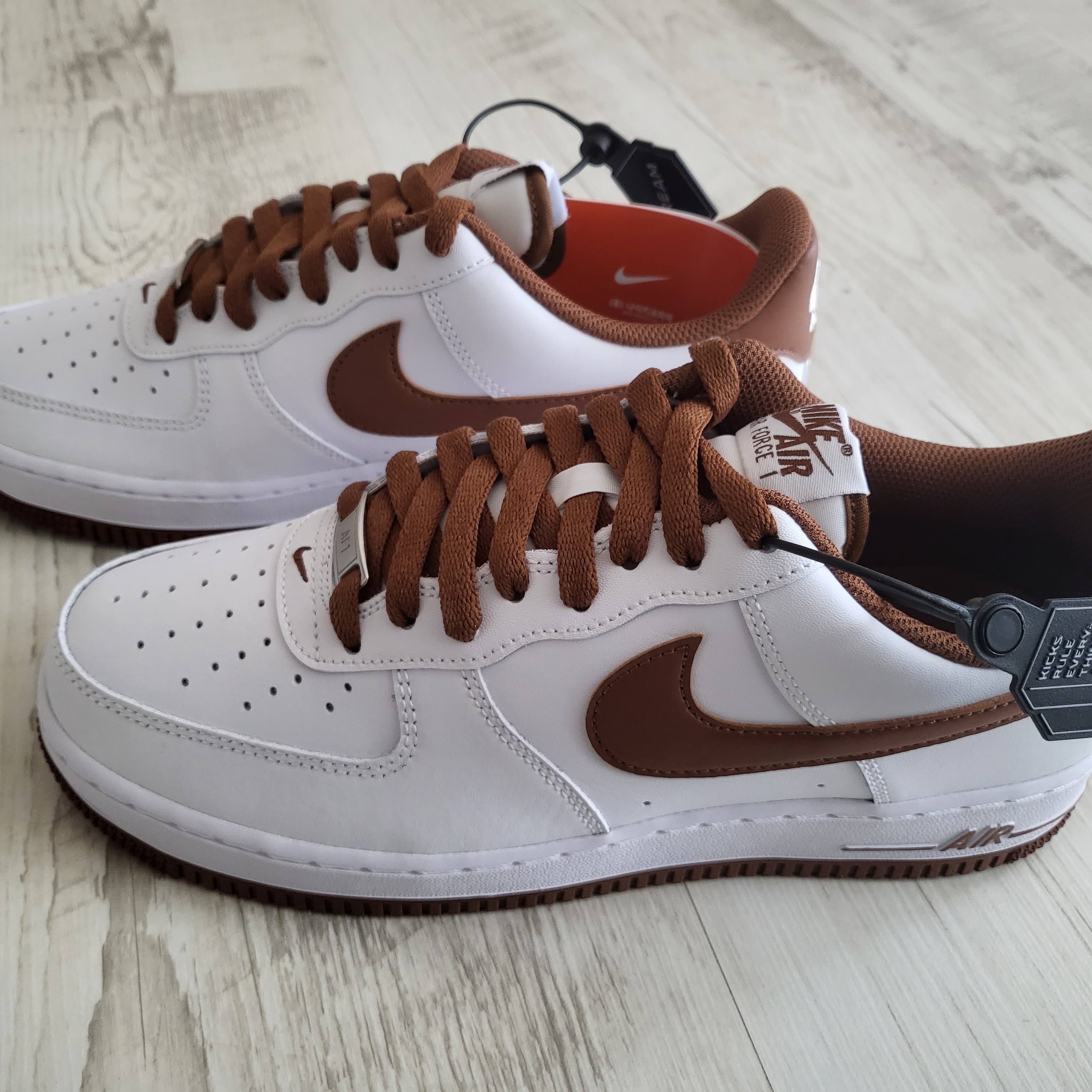 Nike Air Force 1 '07 Pecan 착용 스타일