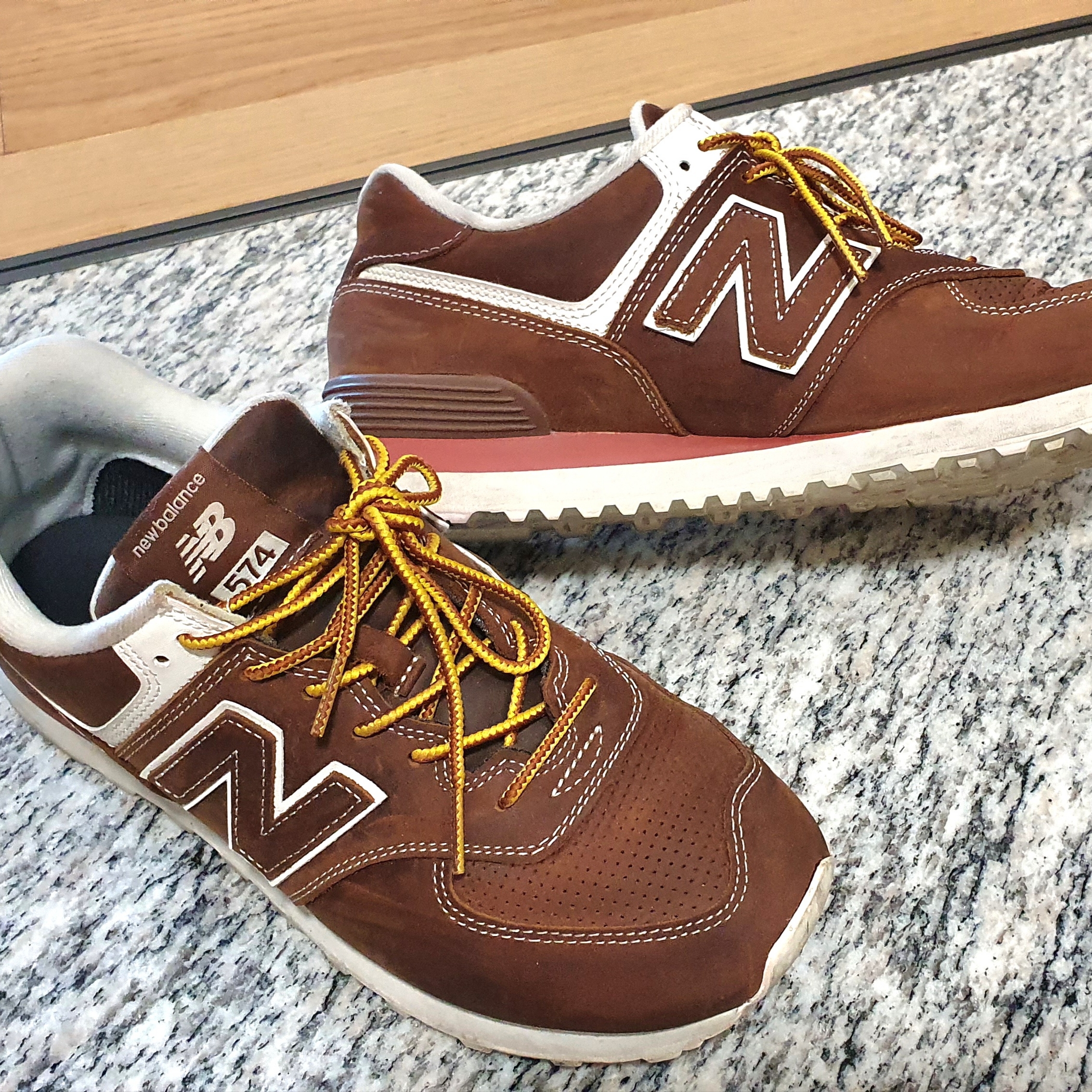 New Balance x Comme des Garcons Junya Watanabe Man 574 Brown 착용 스타일