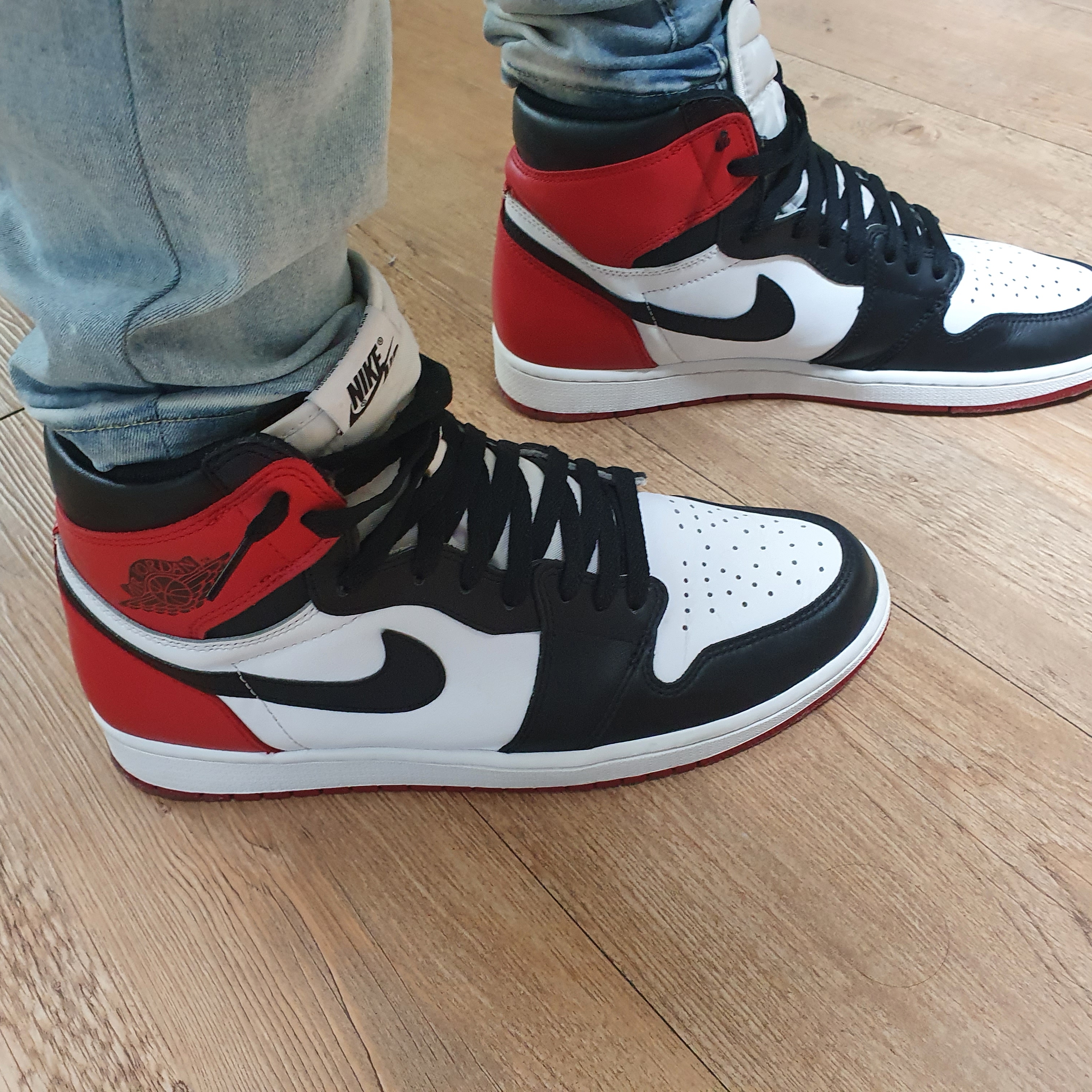 Jordan 1 Retro High OG Black Toe 2016 착용 스타일 - 3