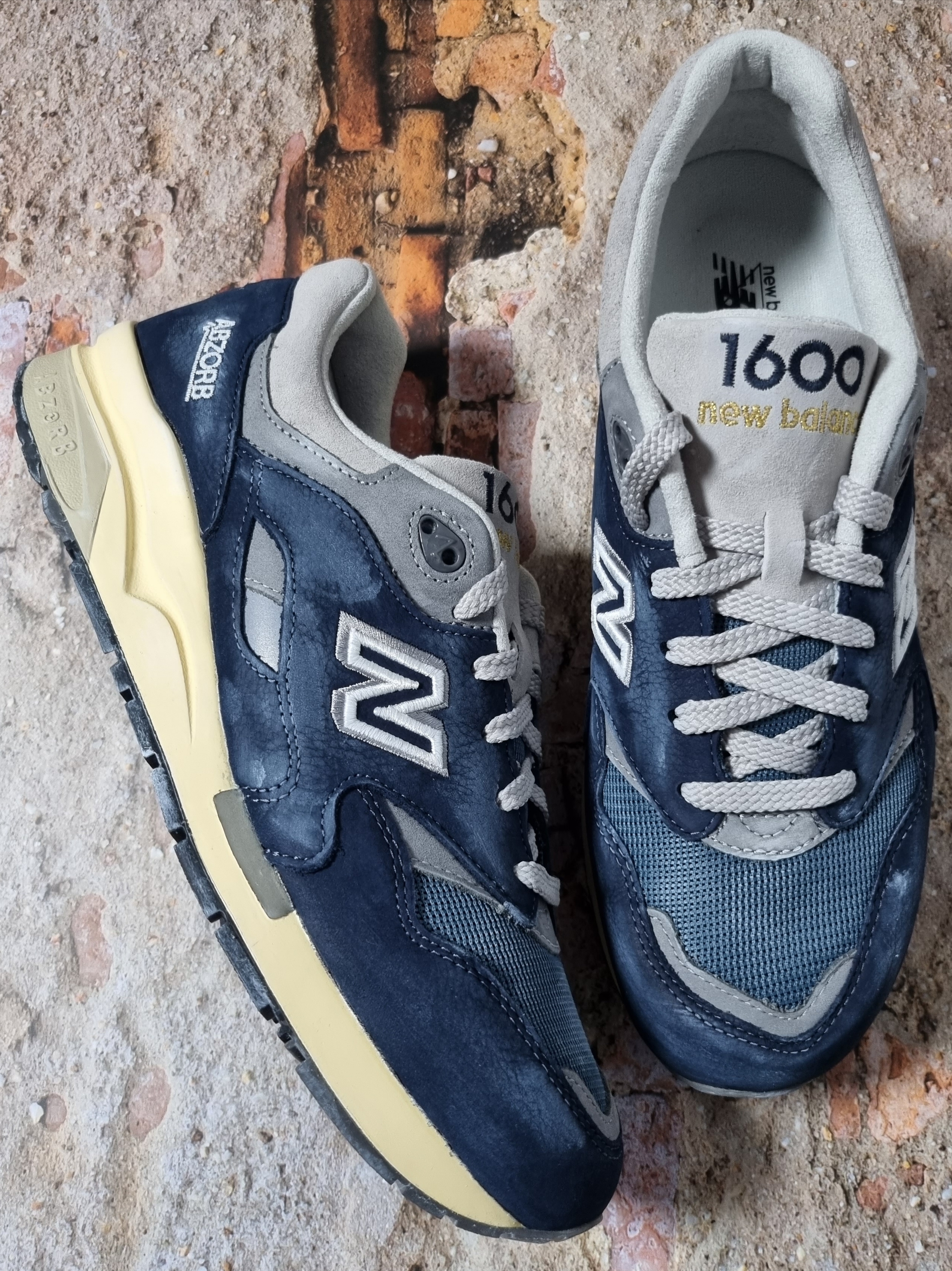 New Balance 1600 Premium Vintage Navy 착용 스타일