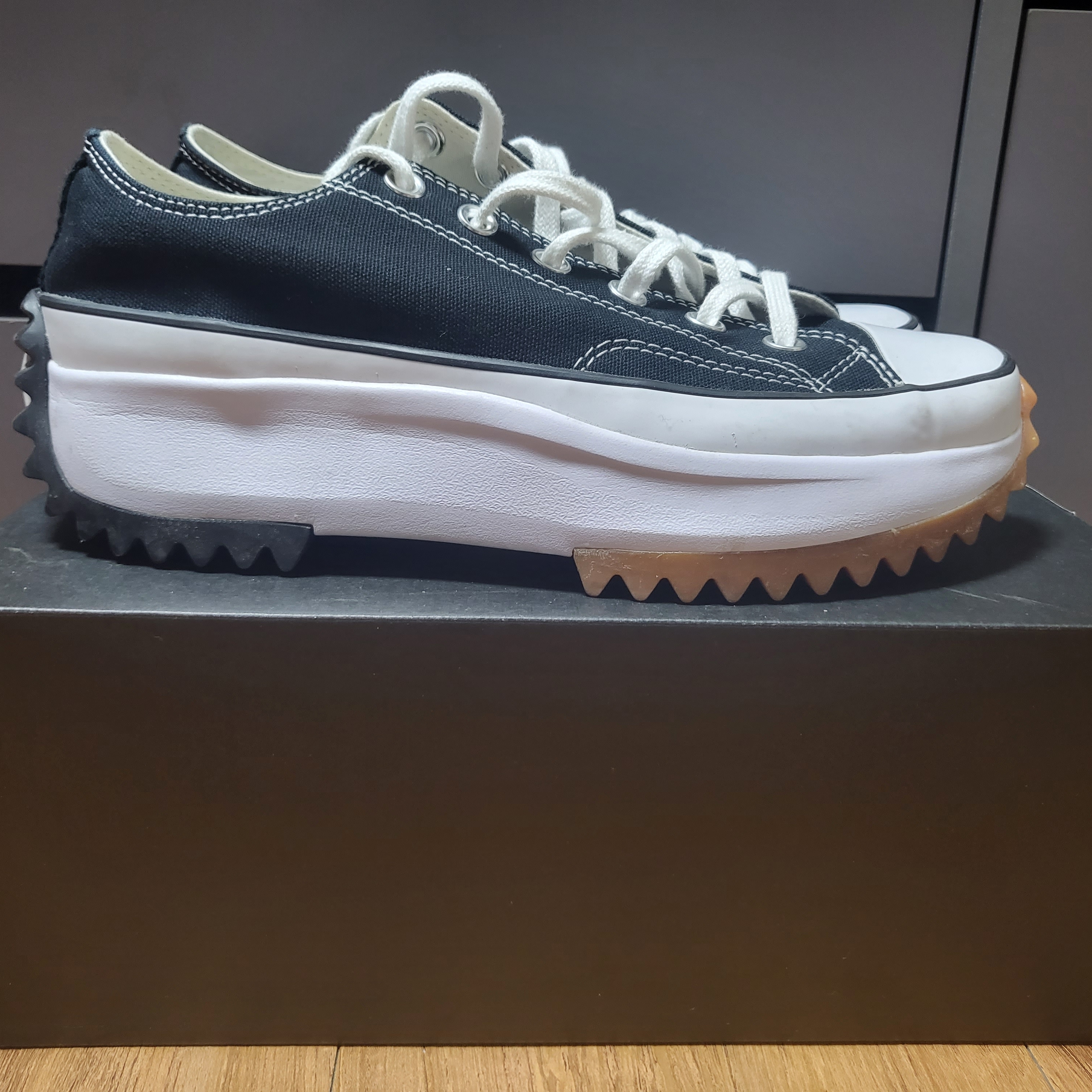 Converse Run Star Hike Low Black 착용 스타일