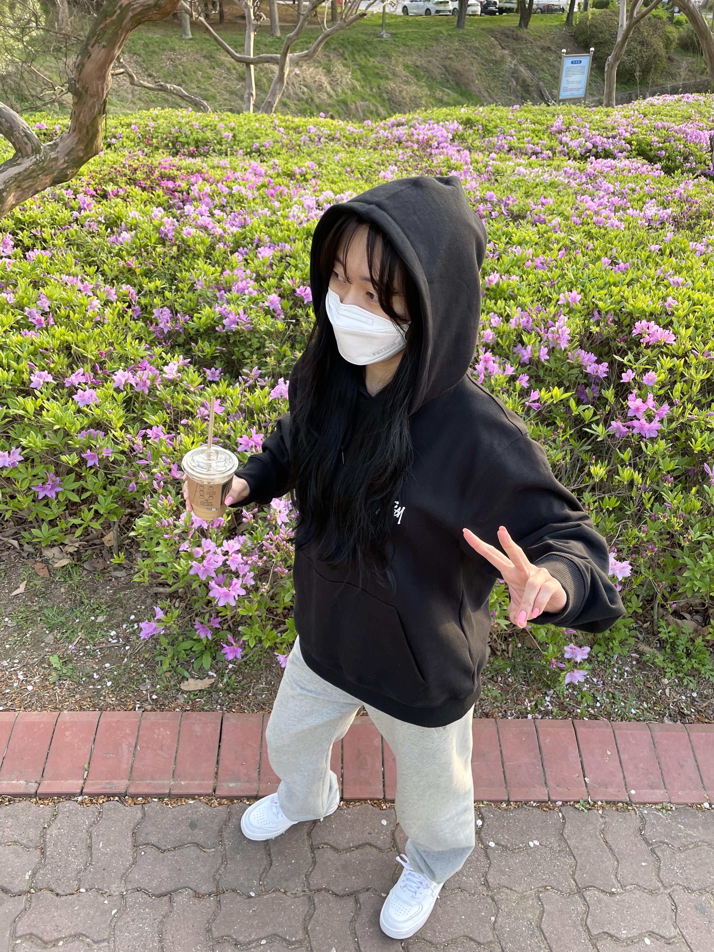 Stussy Basic Stussy Hoodie Black 2021, (W) Nike Air Force 1 Shadow Triple White 착용 스타일 - 2